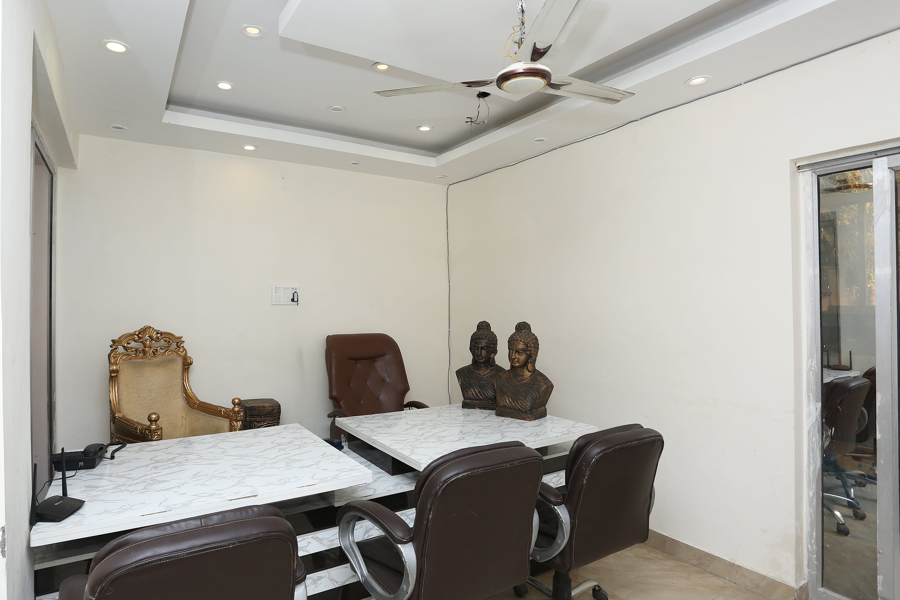 Capital O 36059 Hotel Shimaya, Dehradun 3