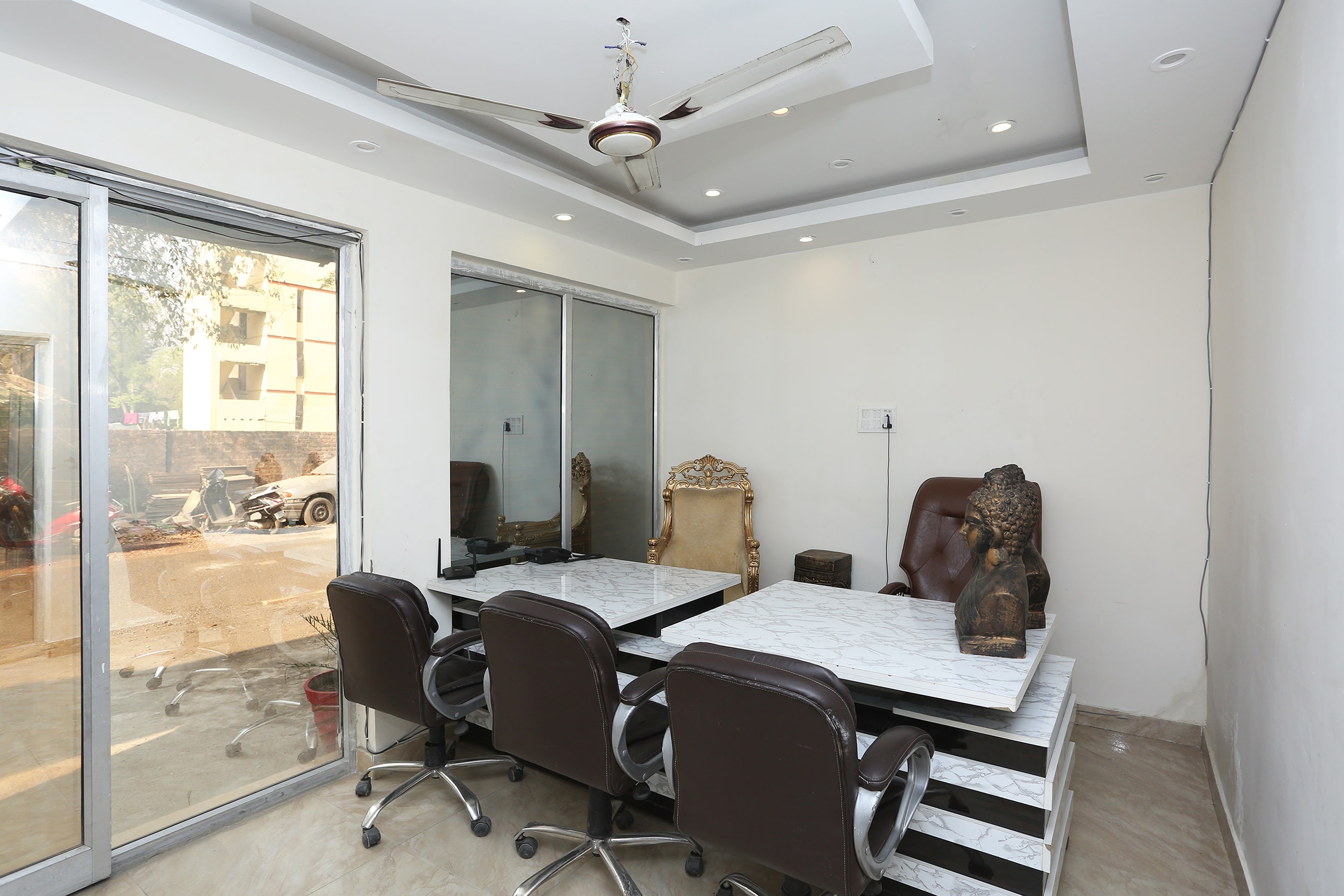 Capital O 36059 Hotel Shimaya, Dehradun 4