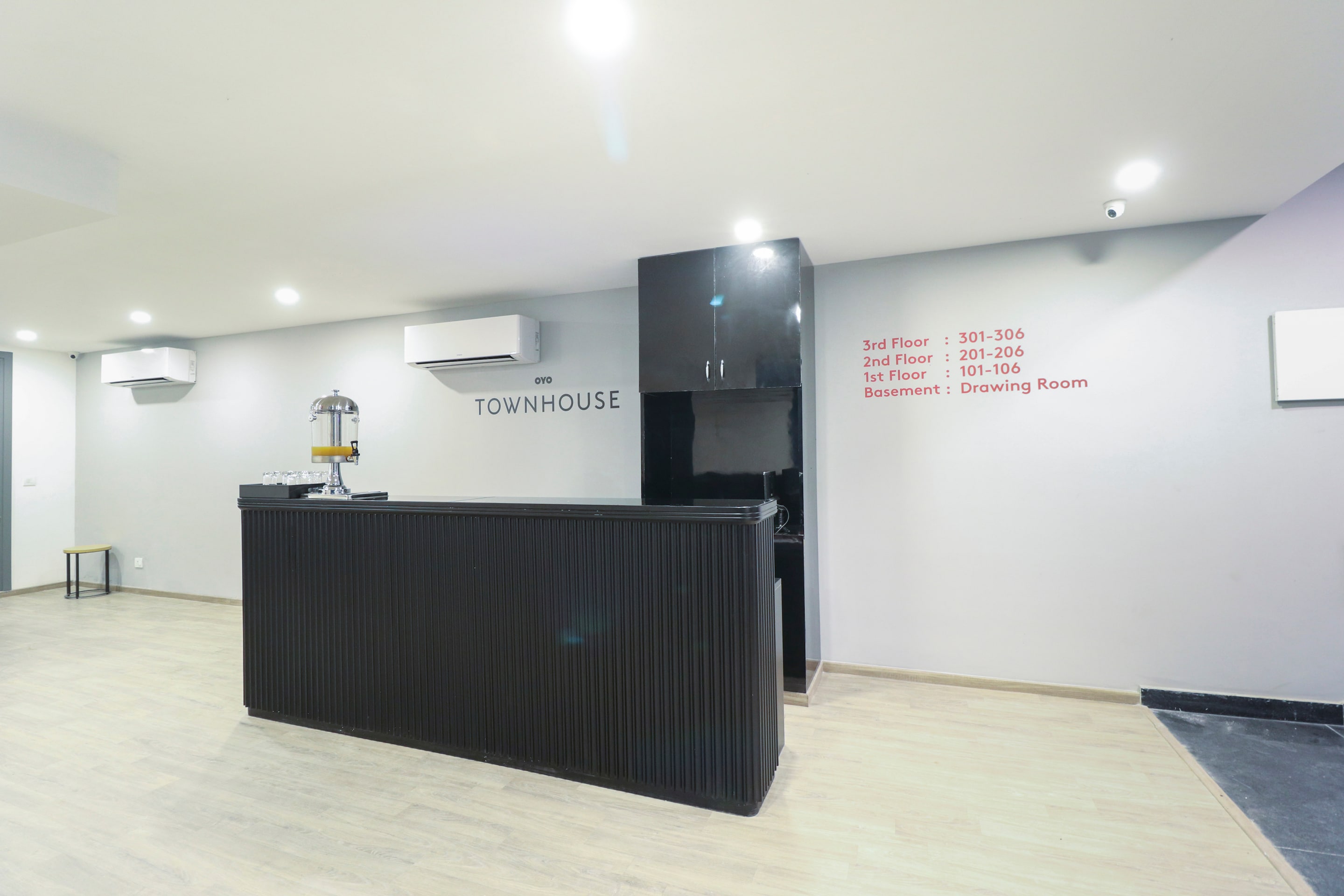 OYO Townhouse 588 Noida Sector 71, Noida 3
