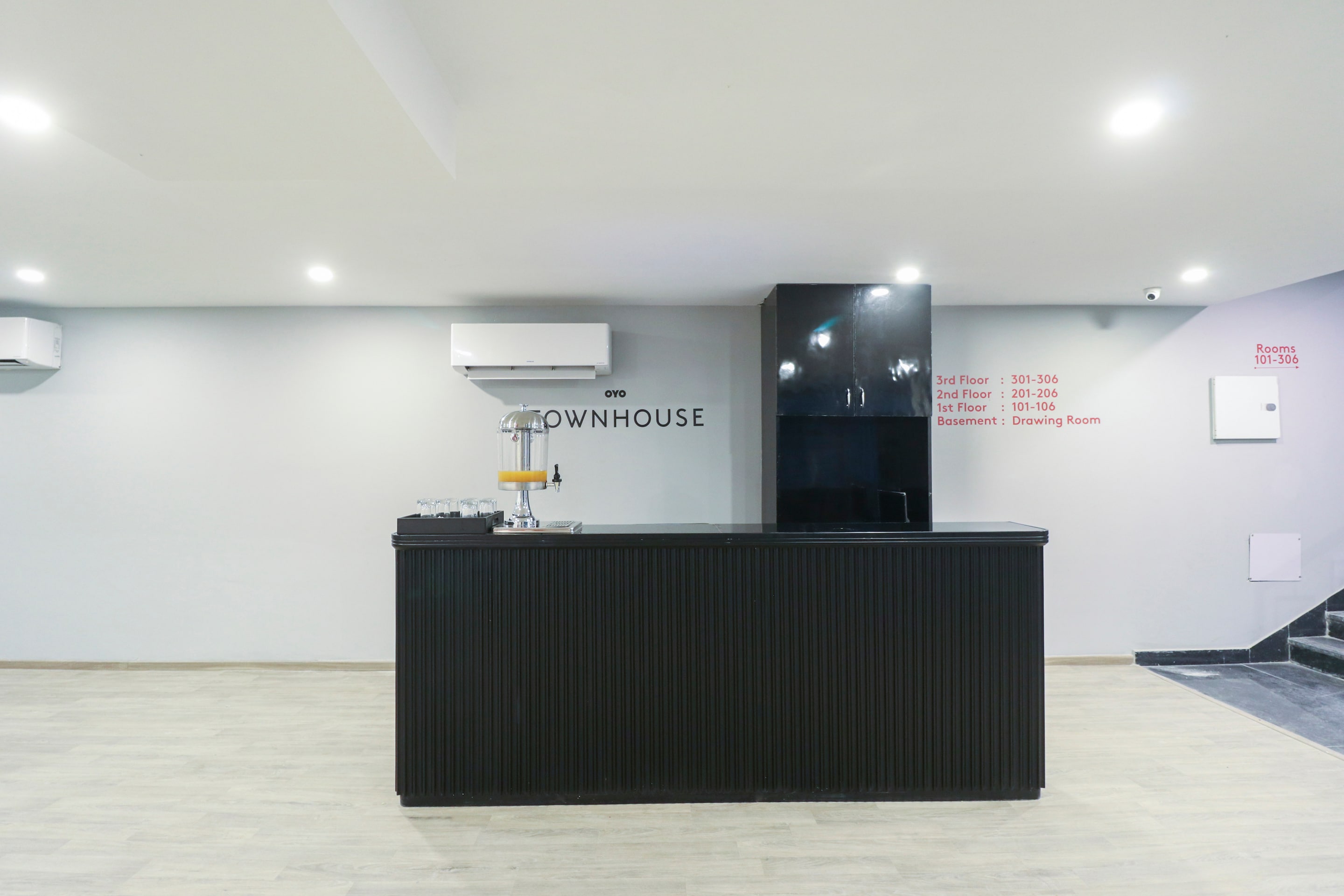 OYO Townhouse 588 Noida Sector 71, Noida 4