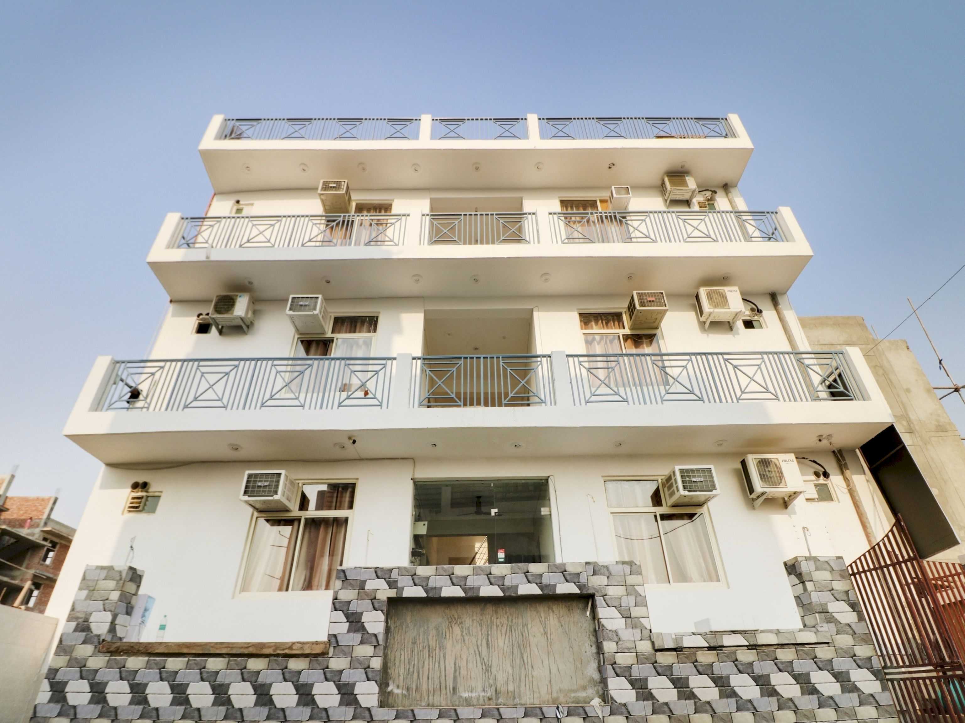 OYO 75440 Relax Inn, Noida 1
