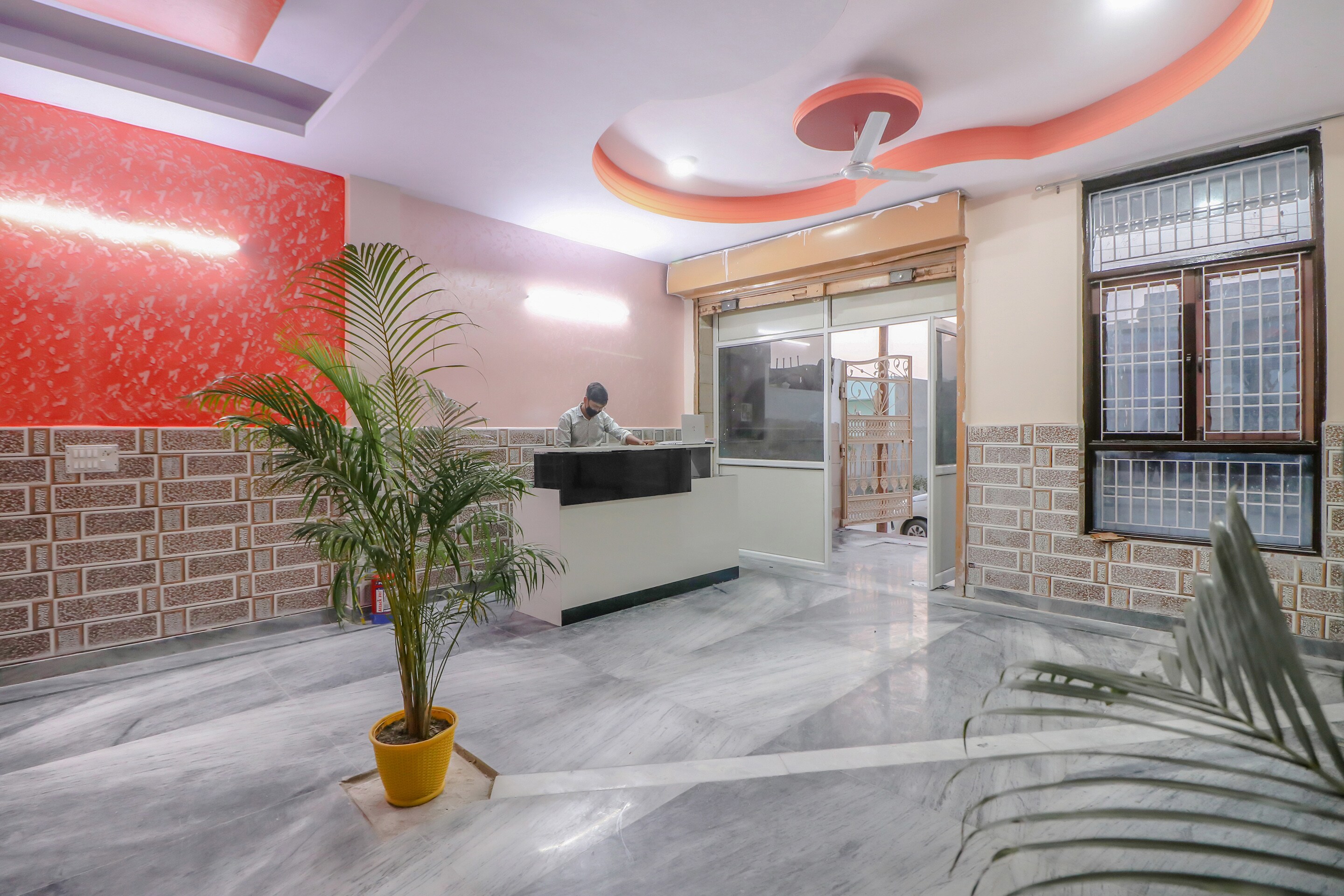 OYO 75632 Primrose Hotel's, Noida 3