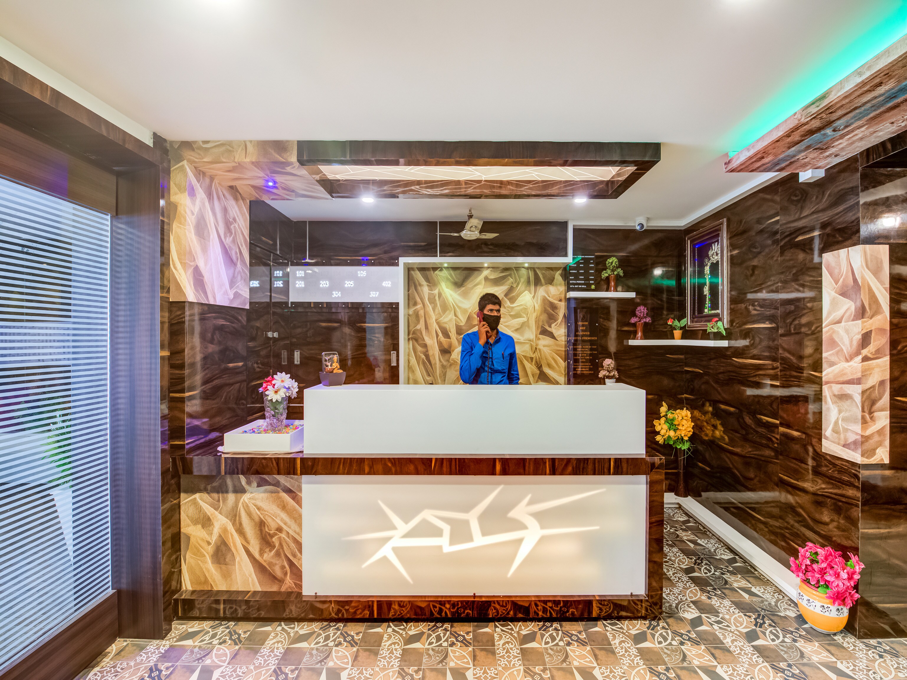 OYO Flagship 75668 Hotel Tejasri Residency, Vijayawada 4