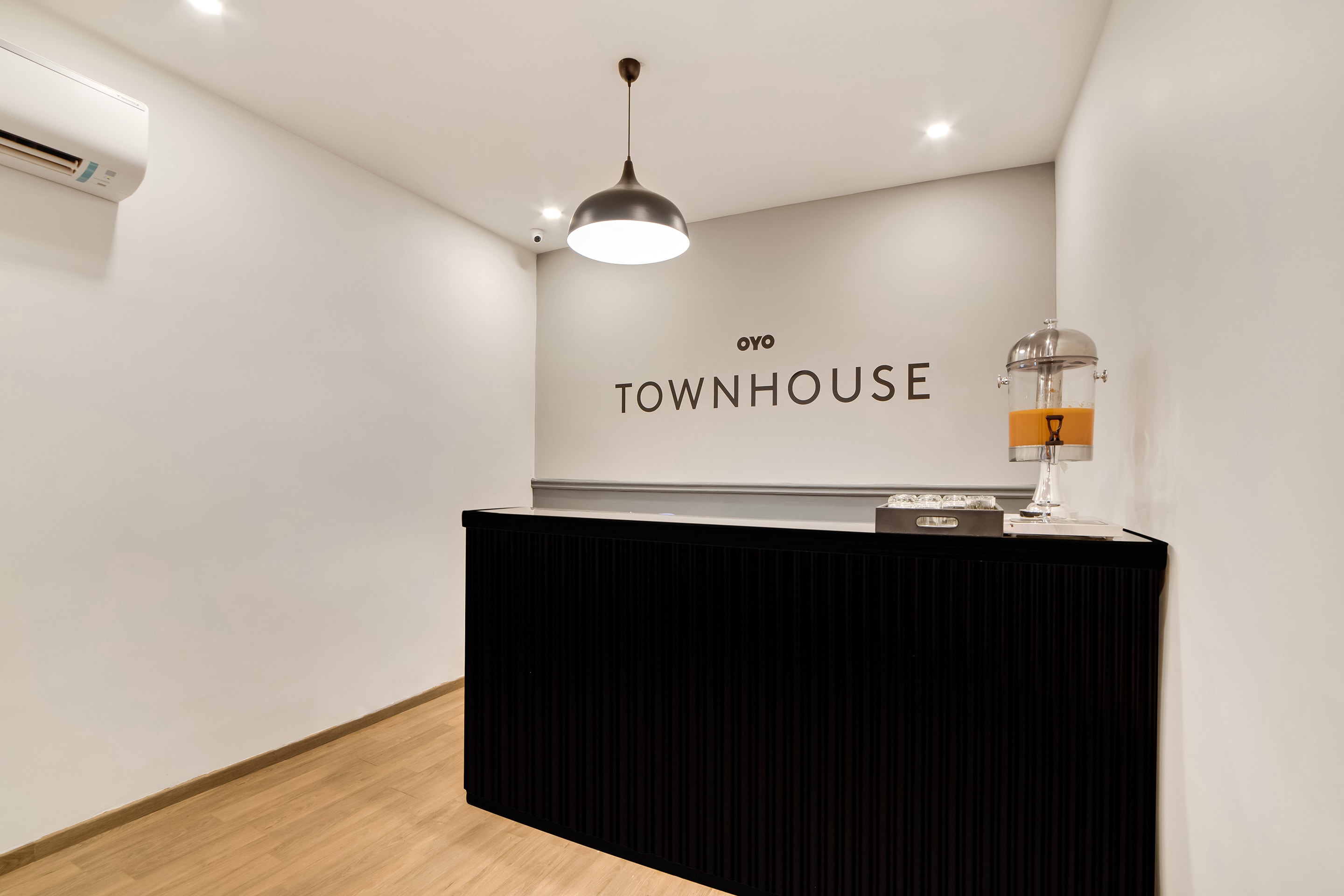 OYO Townhouse 234 SS Aero Prime, Hyderabad 2