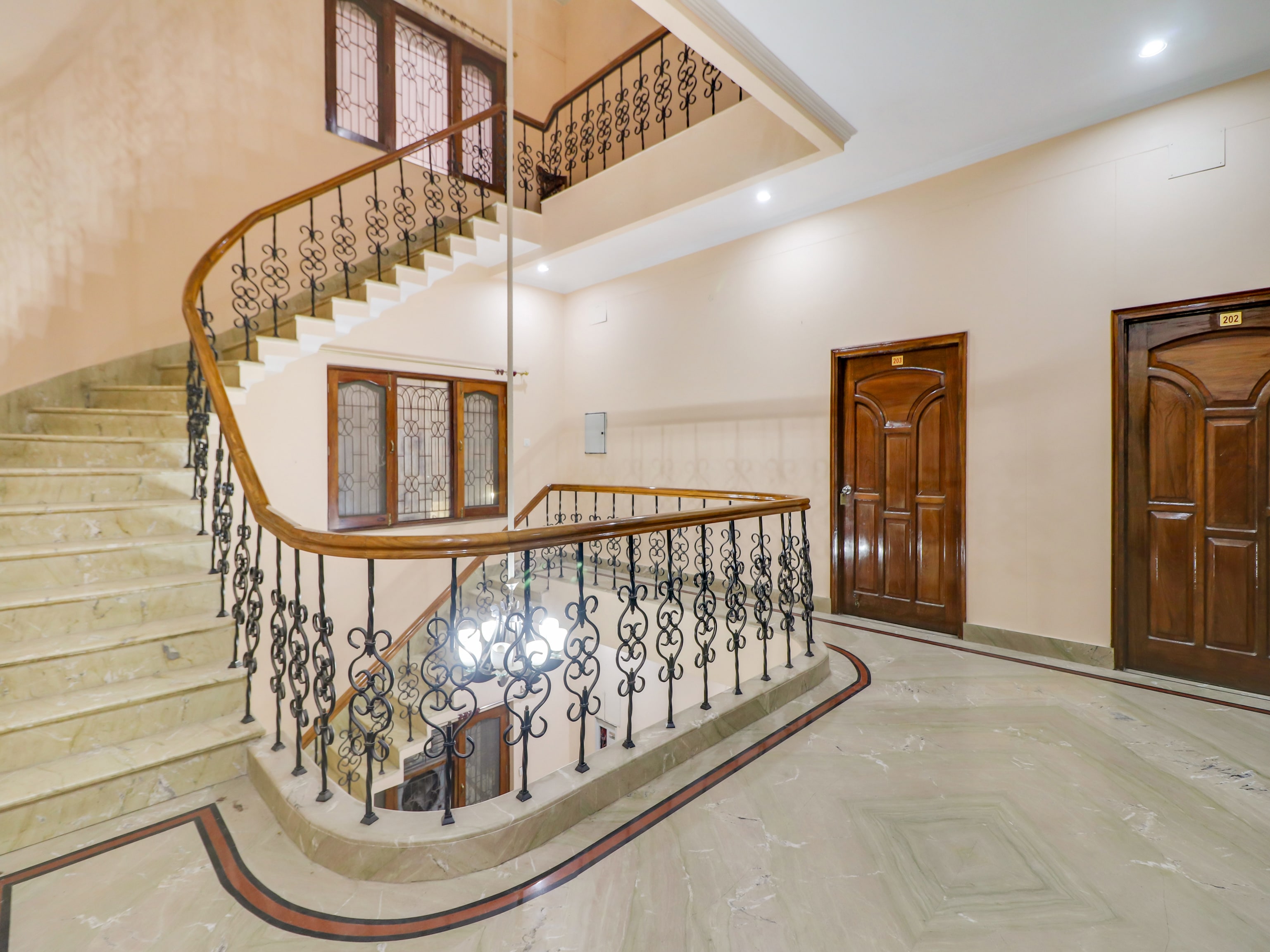 OYO 76647 Hotel Raka Inn, Allahabad 5