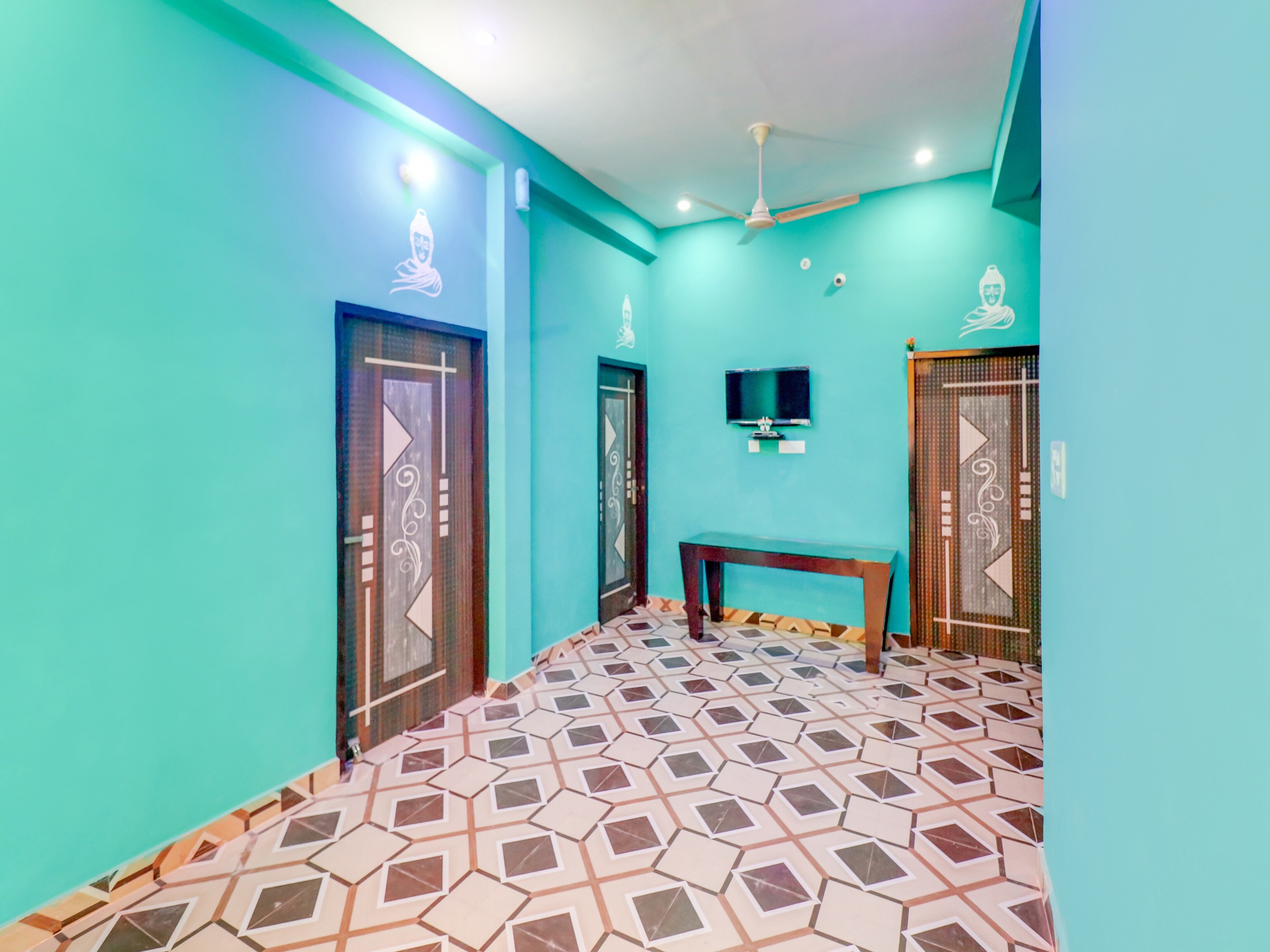 OYO Flagship 77242 Radhey Krishna Bhawan, Lucknow 3