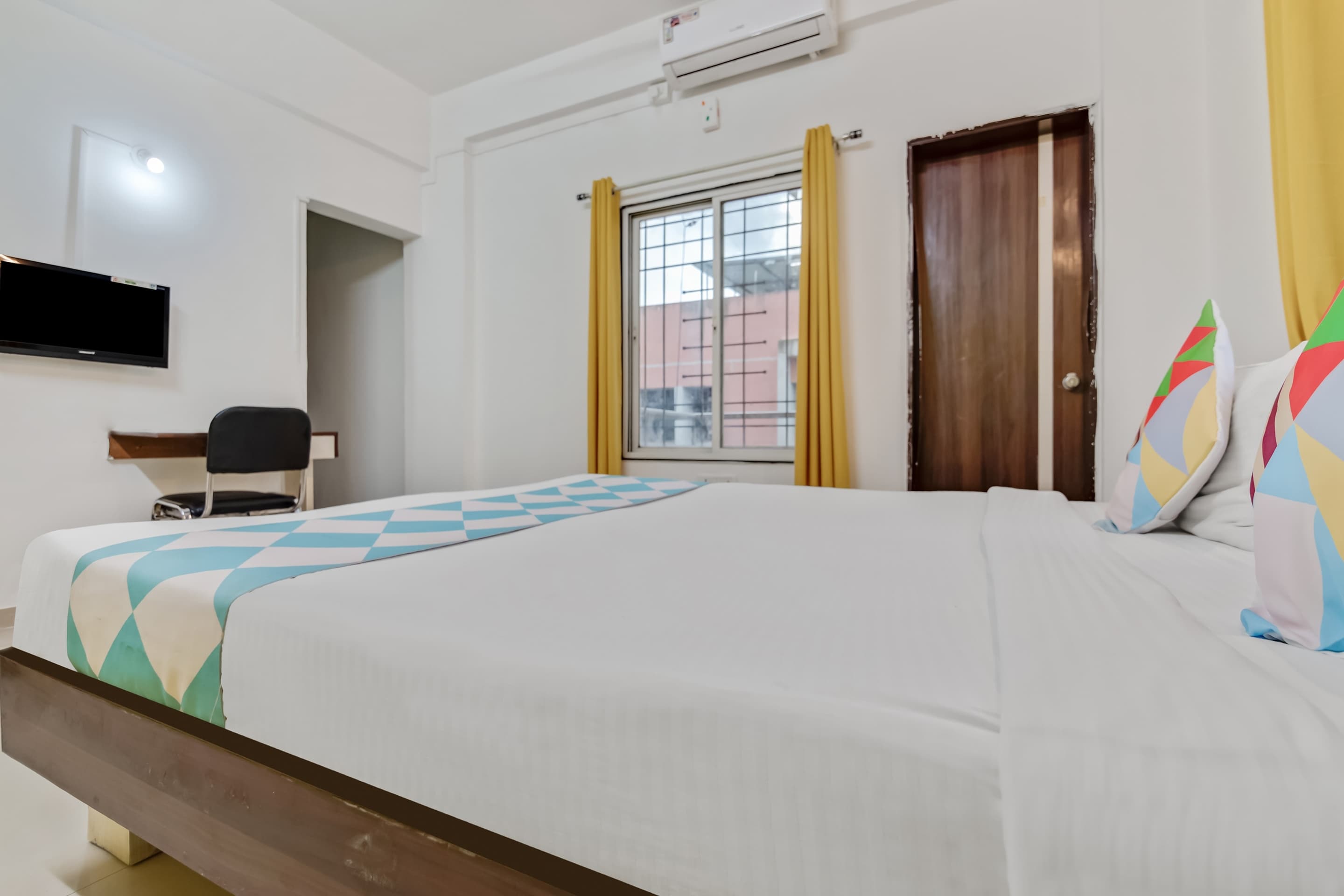 OYO 78142 Flagship Hotel Pioneer, Pune 2
