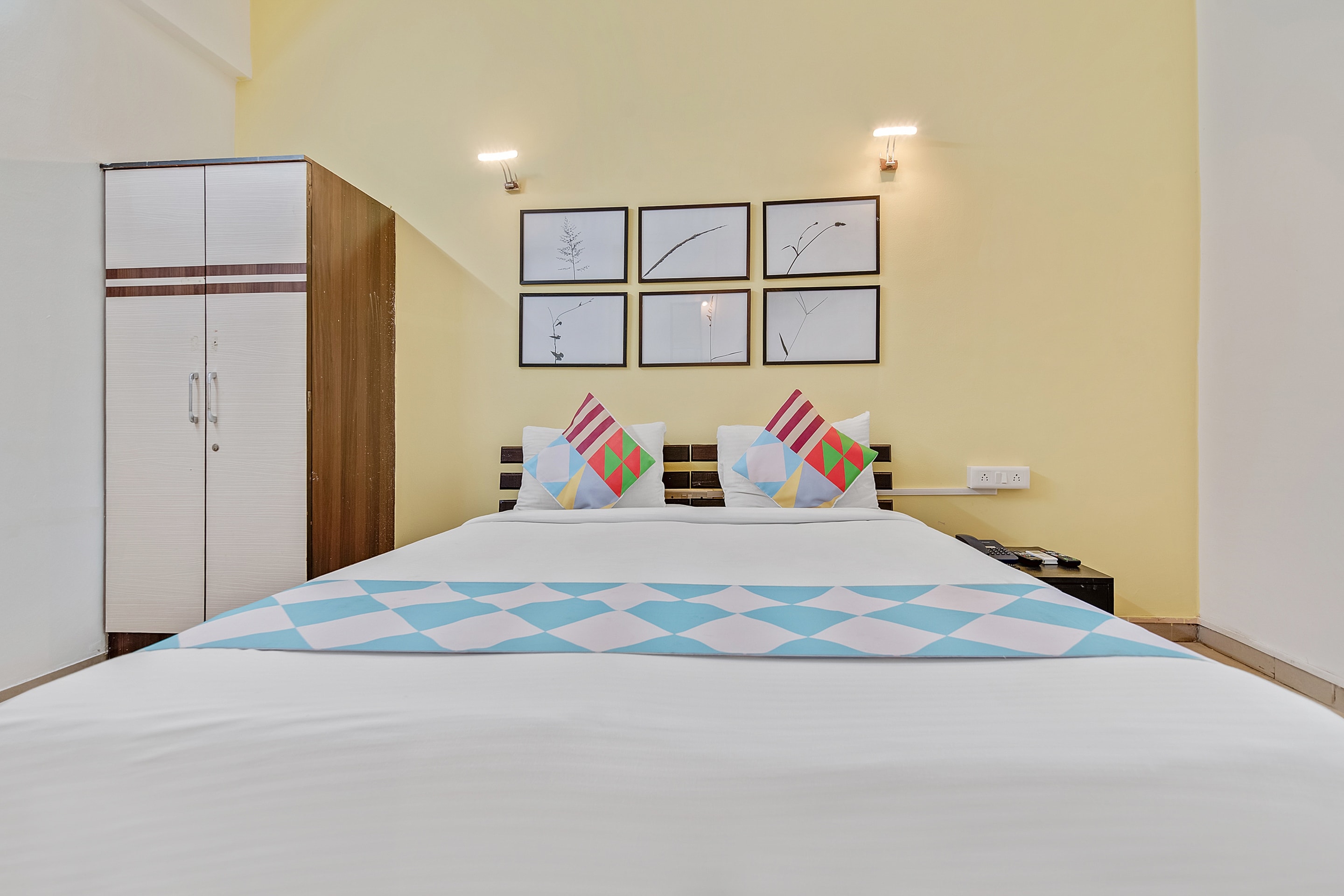 OYO 78142 Flagship Hotel Pioneer, Pune 3