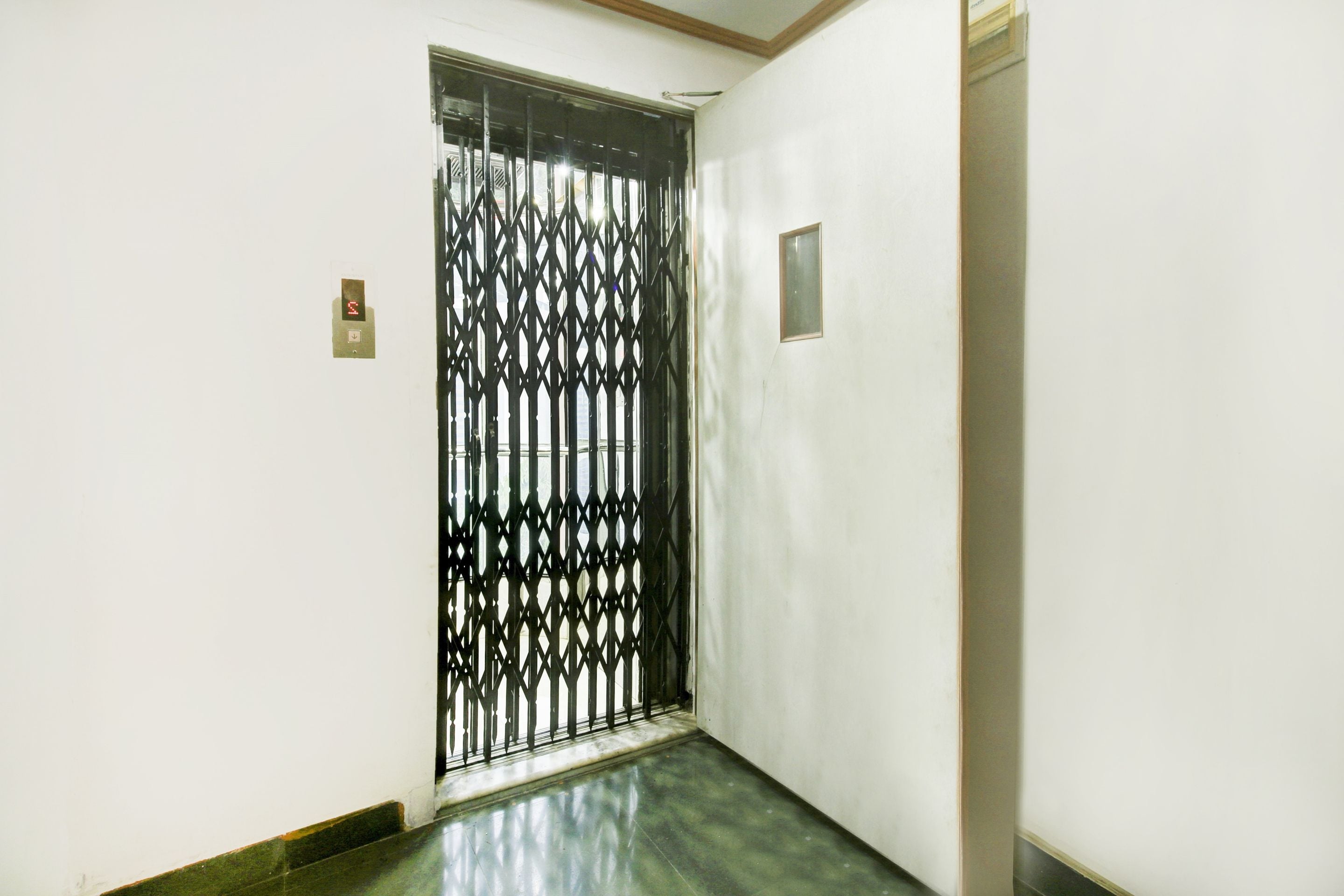 OYO 78303 Bunglow No 78, Mumbai 5