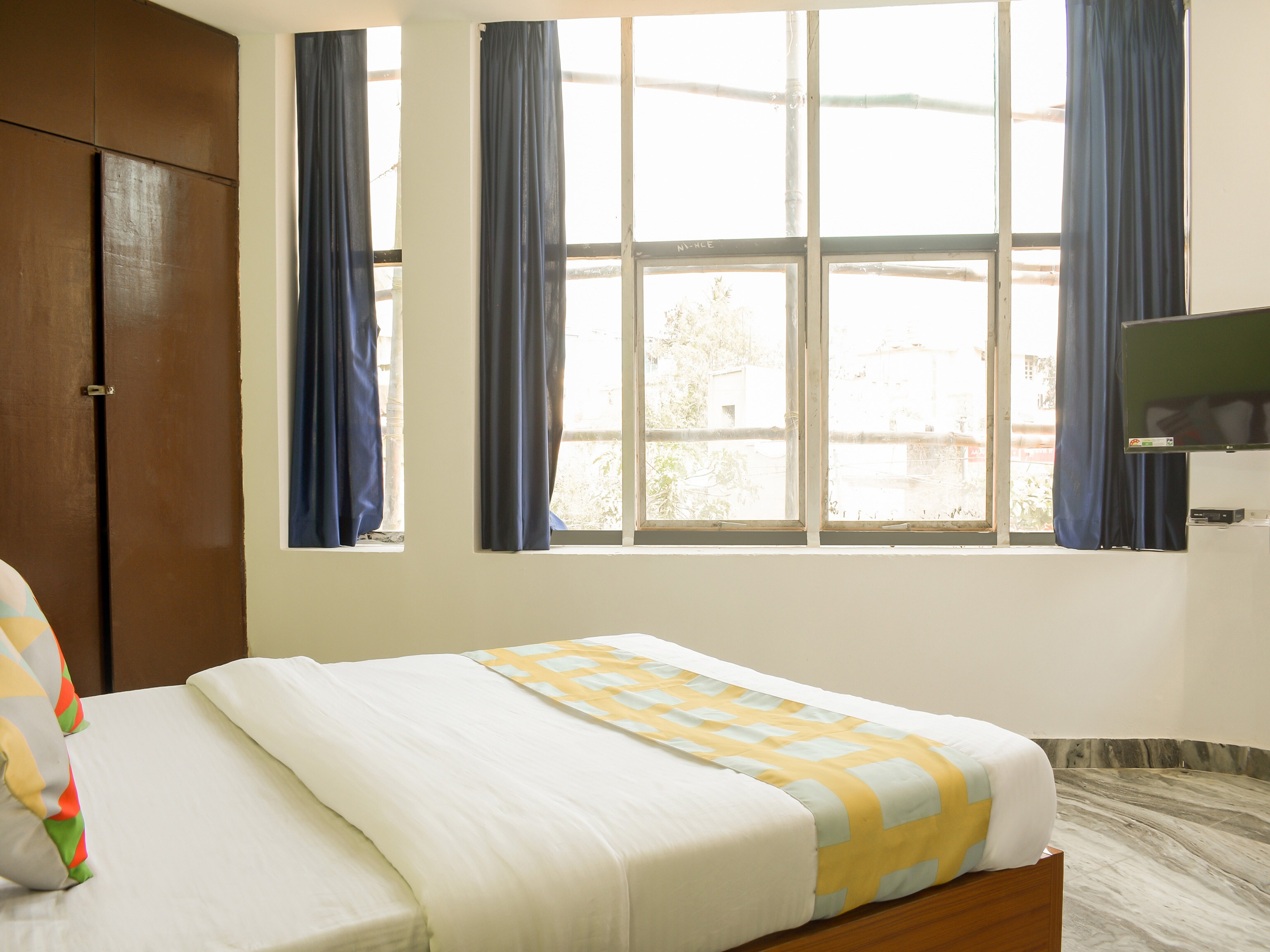 OYO 78573 Elite Stay Near Shri shri Shiridi Sai Mandir, Bhubaneswar 3