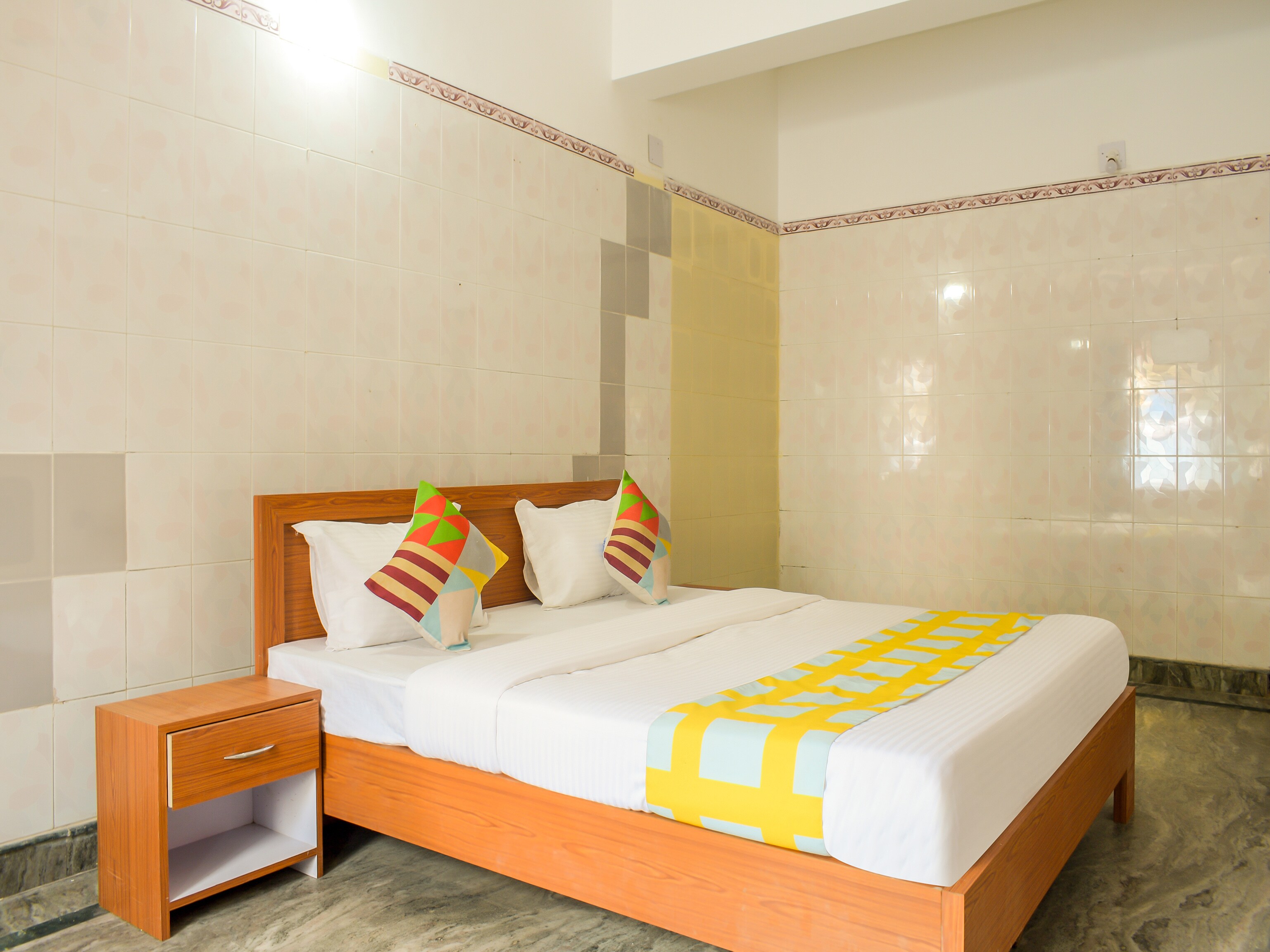 OYO 78573 Elite Stay Near Shri shri Shiridi Sai Mandir, Bhubaneswar 5