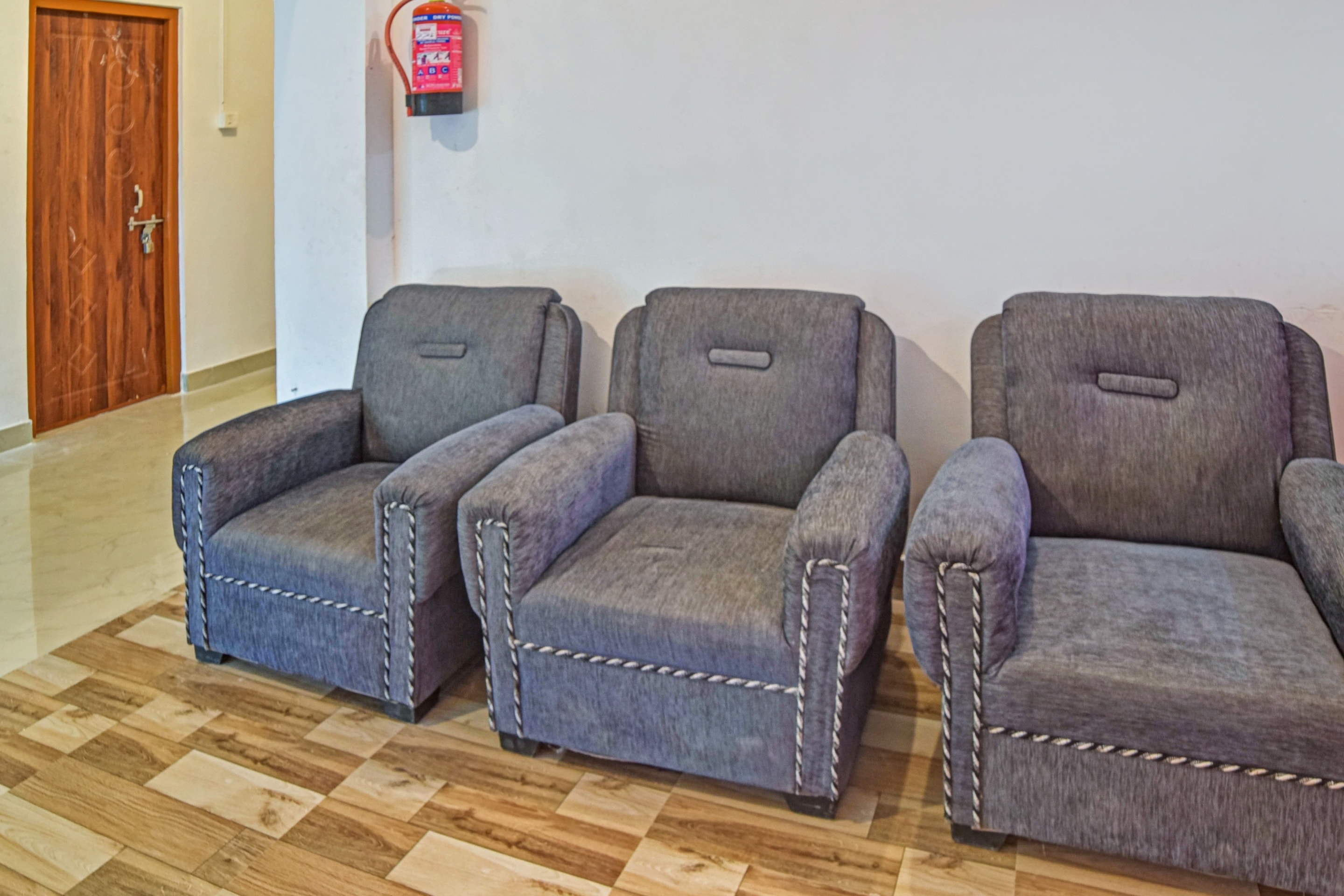 OYO Flagship 79490 Jp Guest House, Guwahati 4