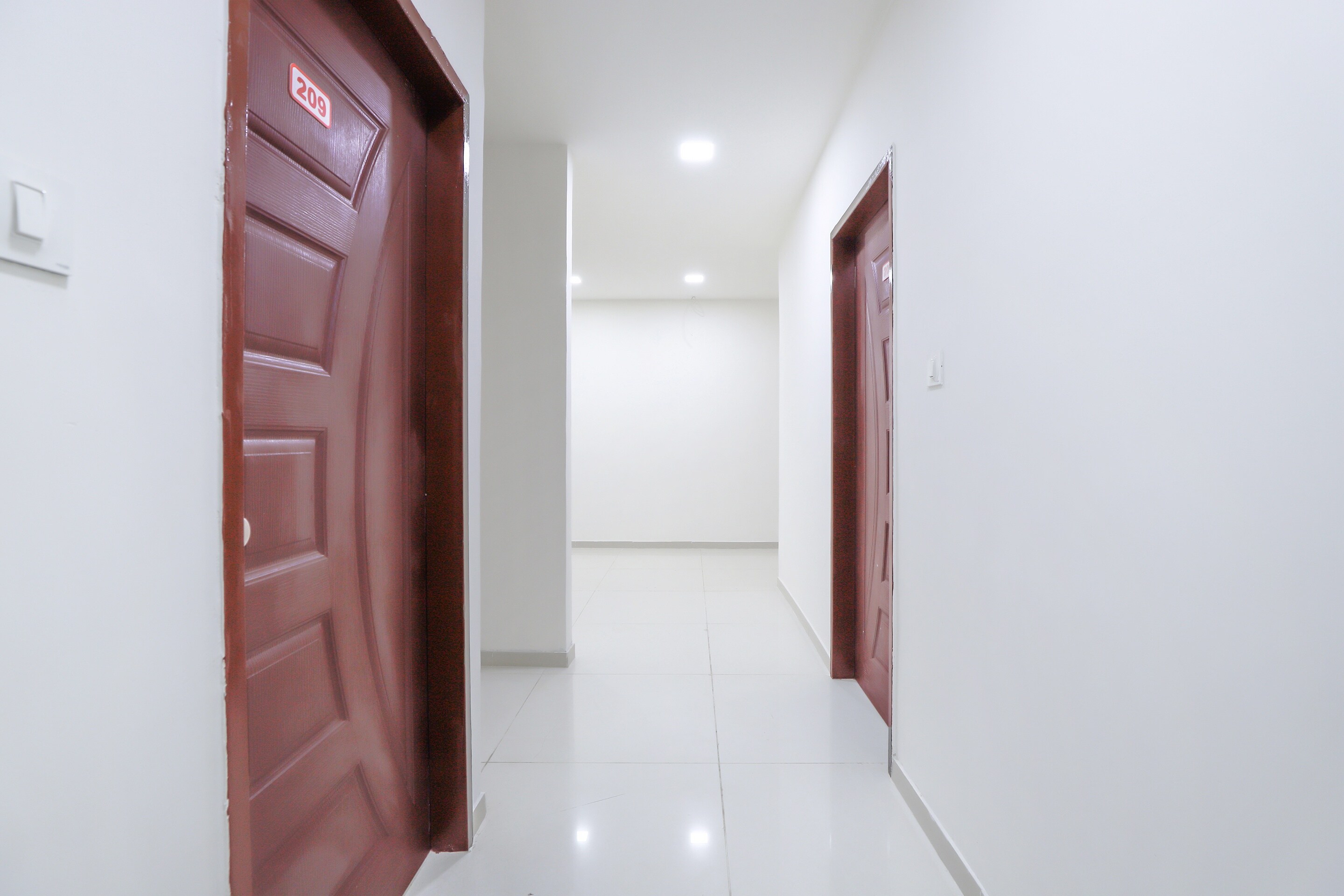 OYO 79733 Hotel Shivay, Vadodara 4