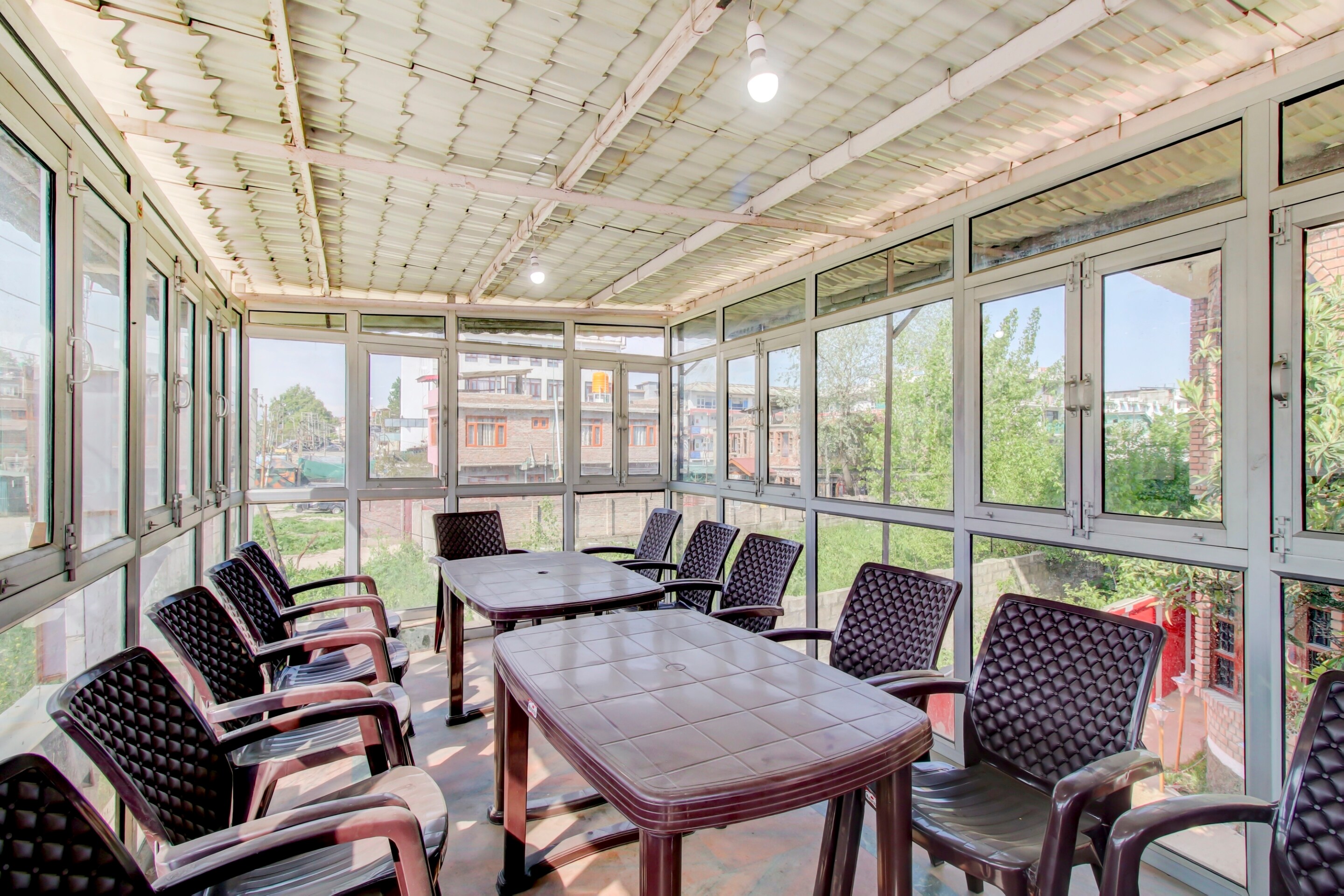 OYO 80500 Hotel Hijraan, Srinagar 3
