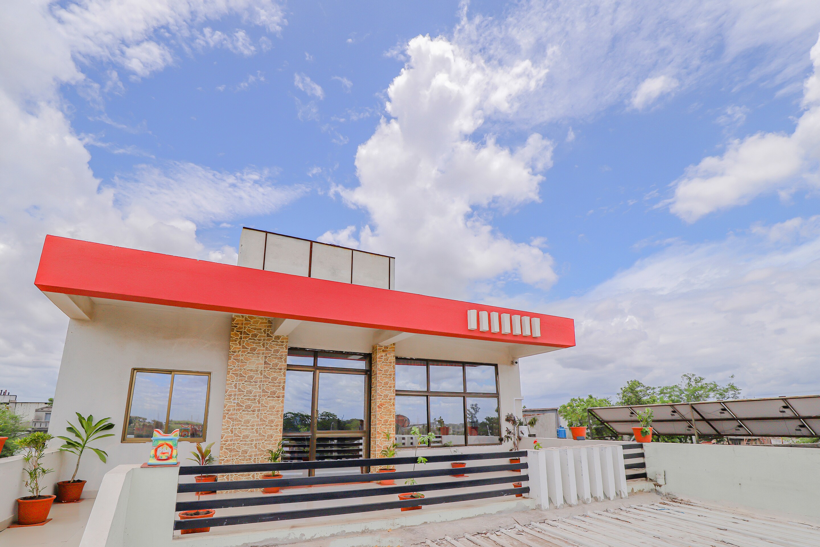 OYO 80936 Hotel Maldhari, Rajkot 3