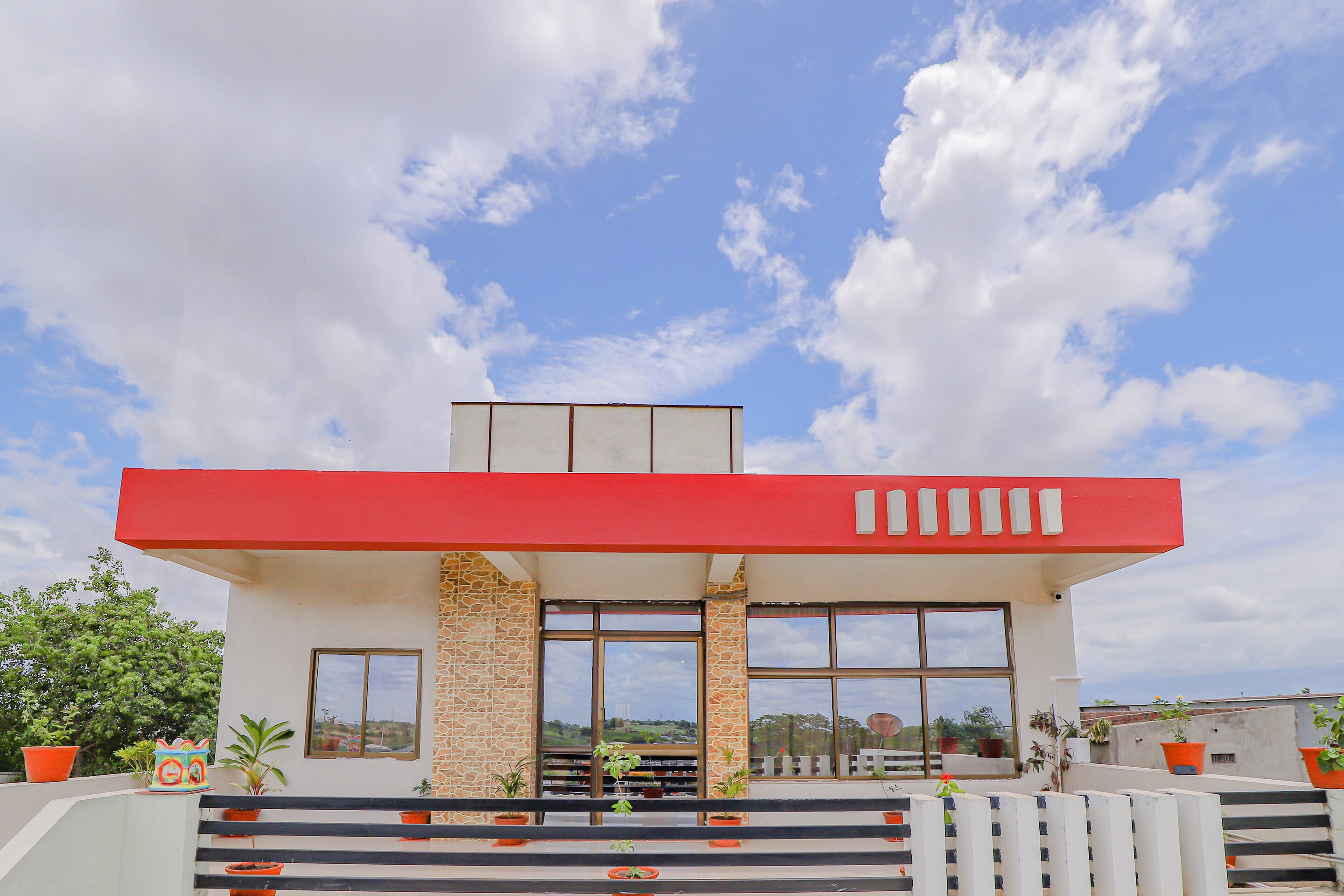 OYO 80936 Hotel Maldhari, Rajkot 5