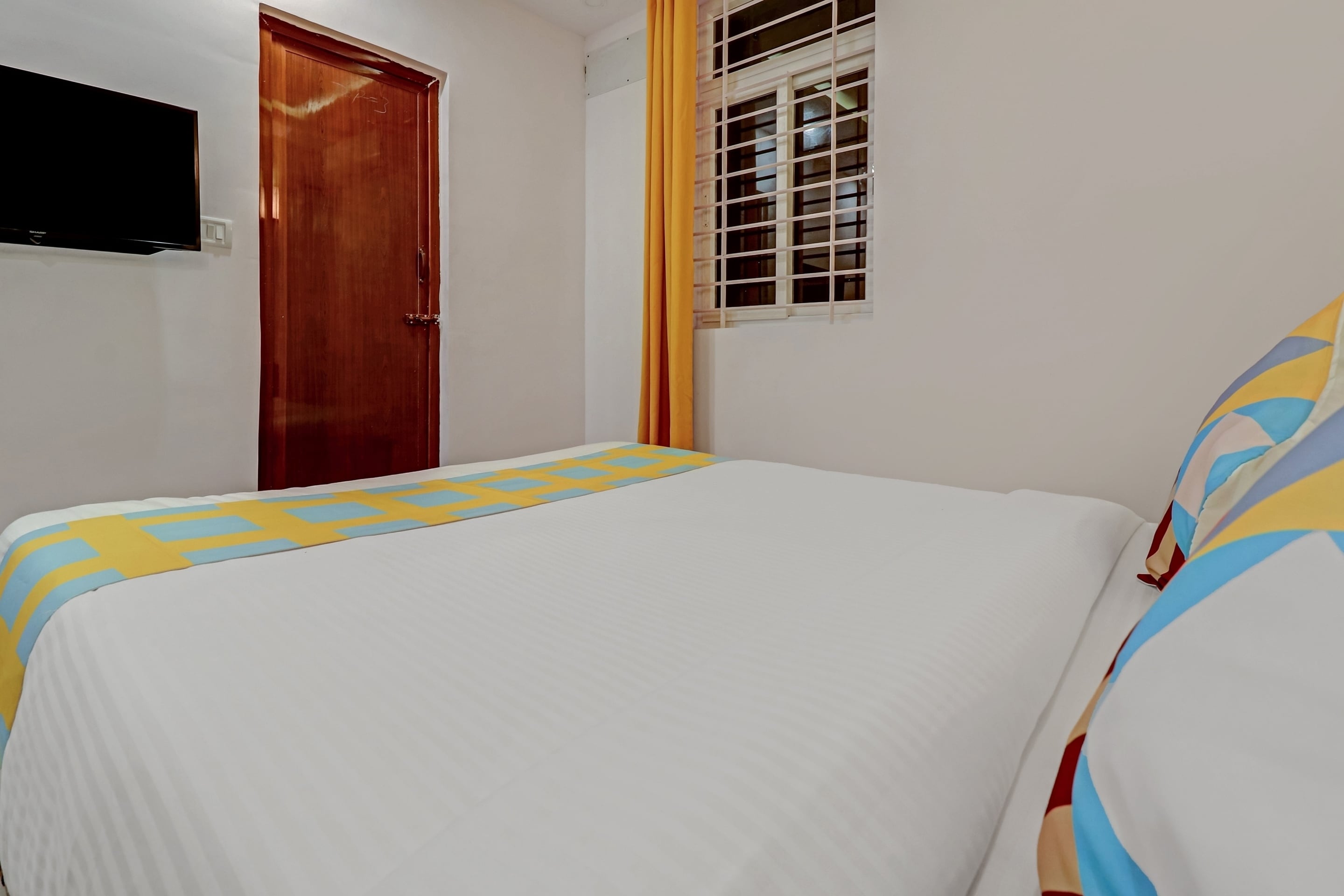 OYO Home 81332 Shiva Shakthi Inn, Bangalore 3