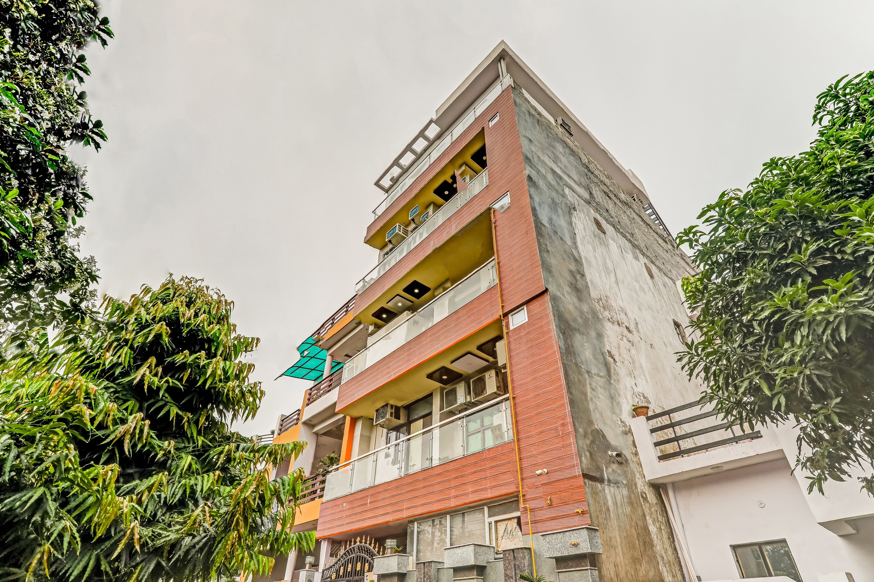 OYO Flagship 81649 Hotel Indigo Palace, Lucknow 5