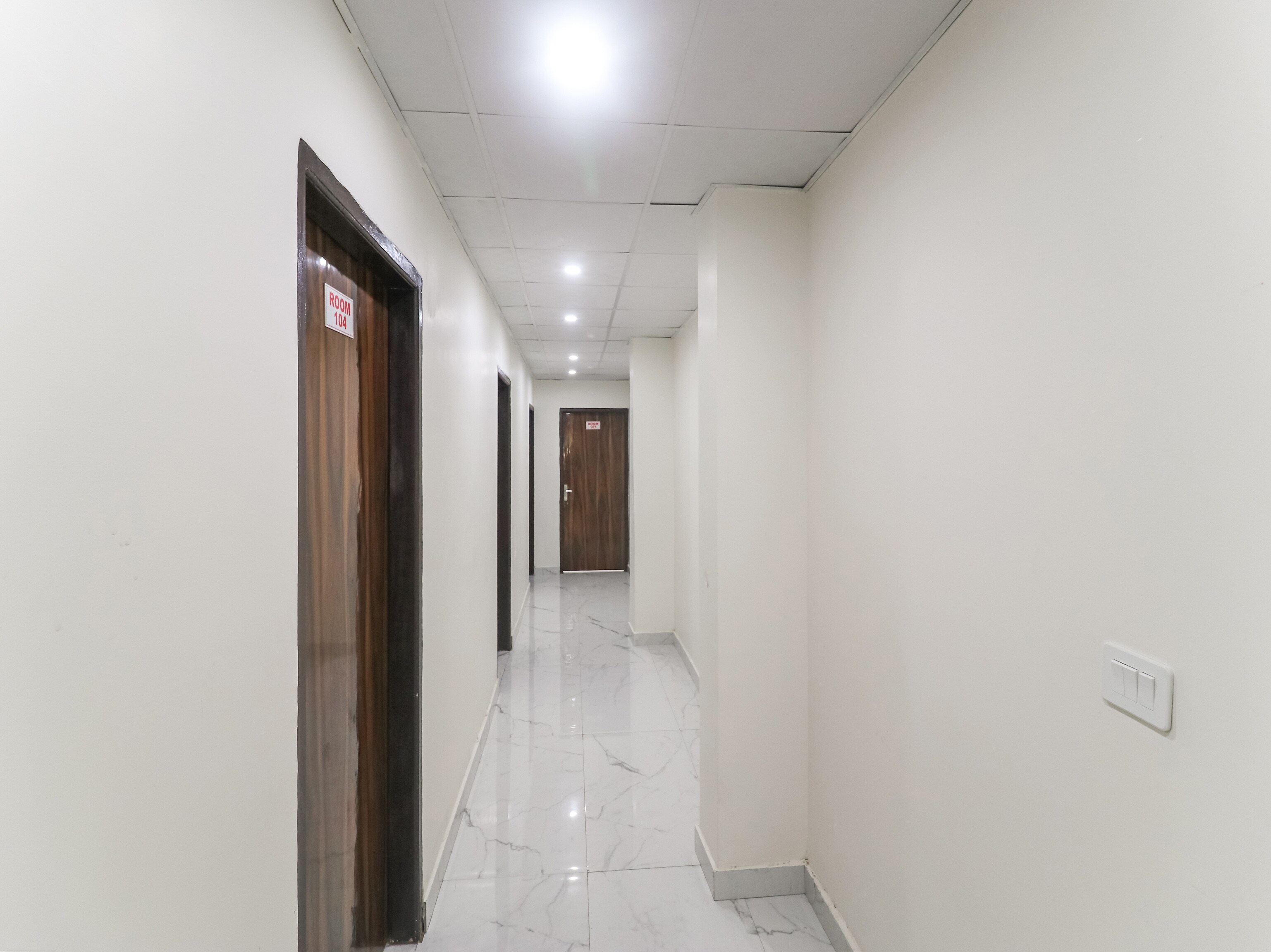 OYO 81967 Hotel Galaxy, Faridabad 2
