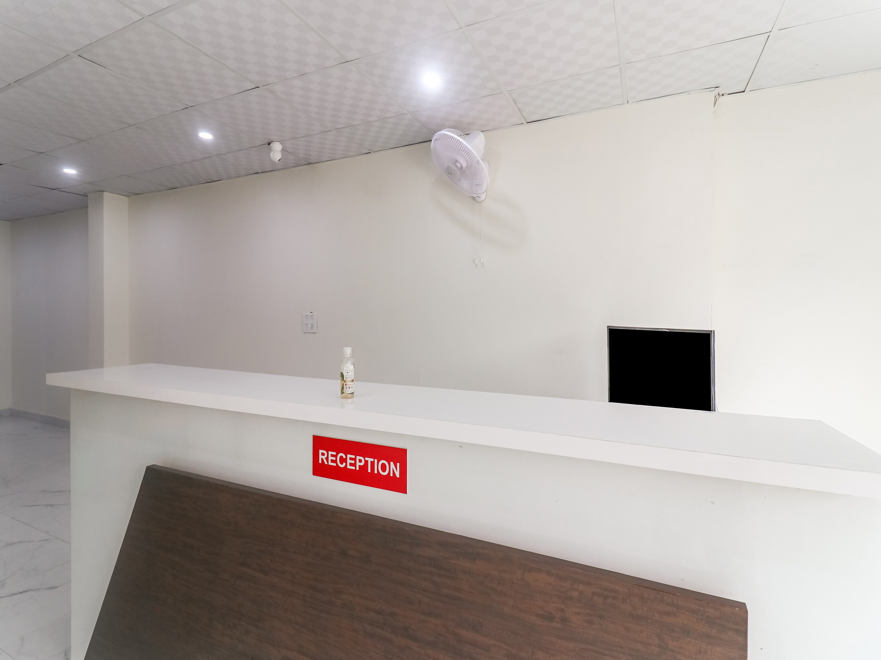 OYO 81967 Hotel Galaxy, Faridabad 3