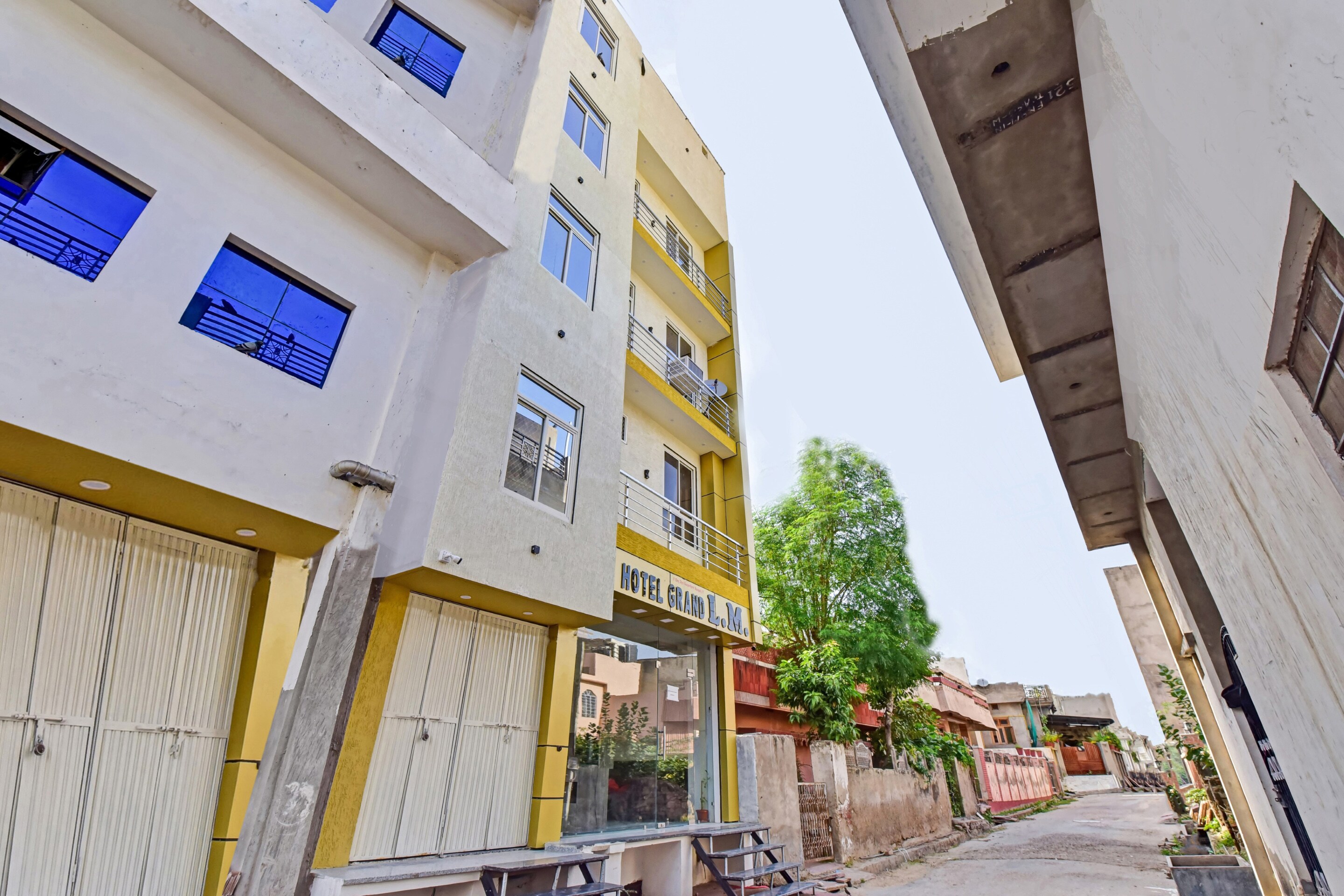 OYO 82023 Grand L M, Ajmer 5