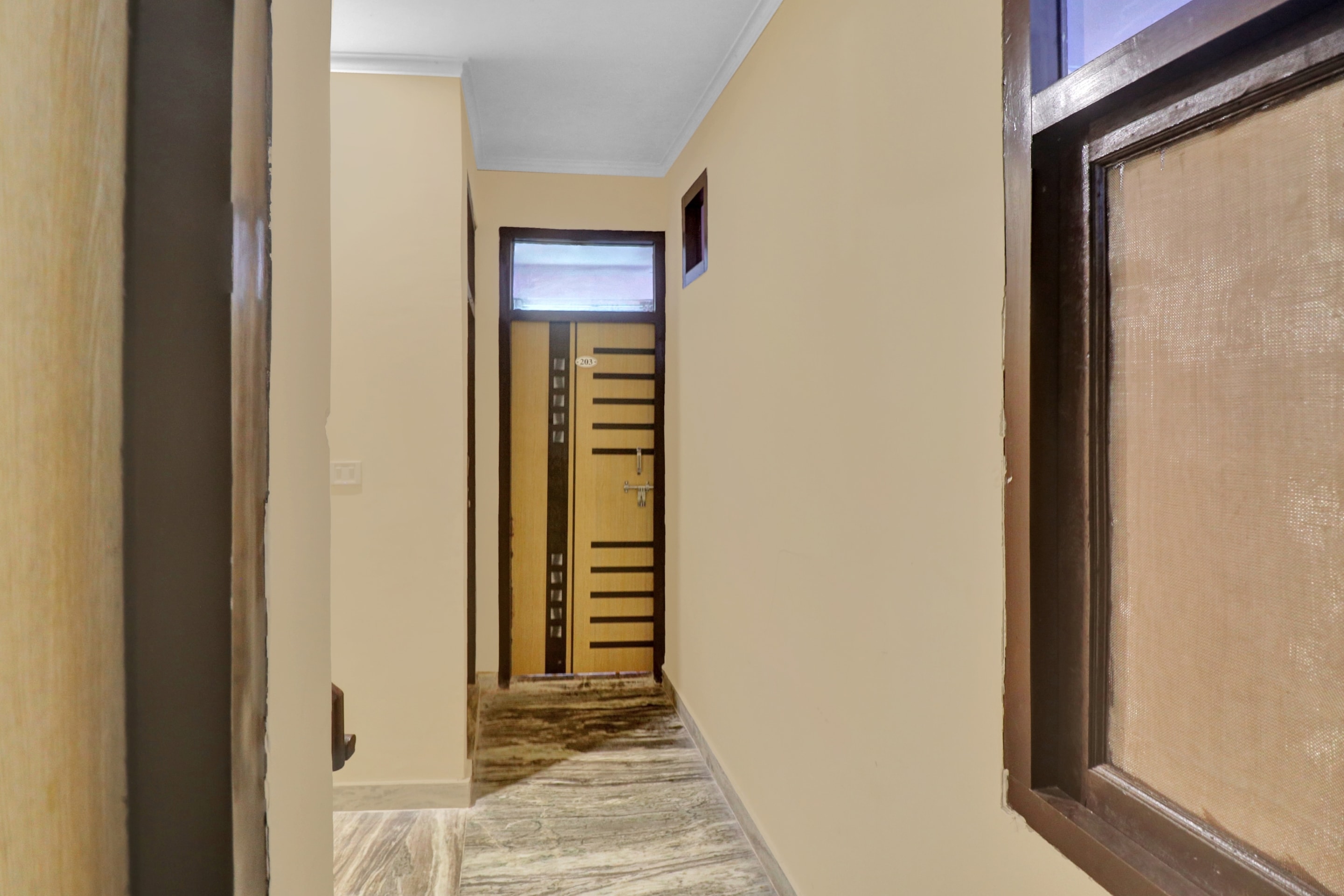 OYO 82283 Hotel Royal City, New Delhi 4