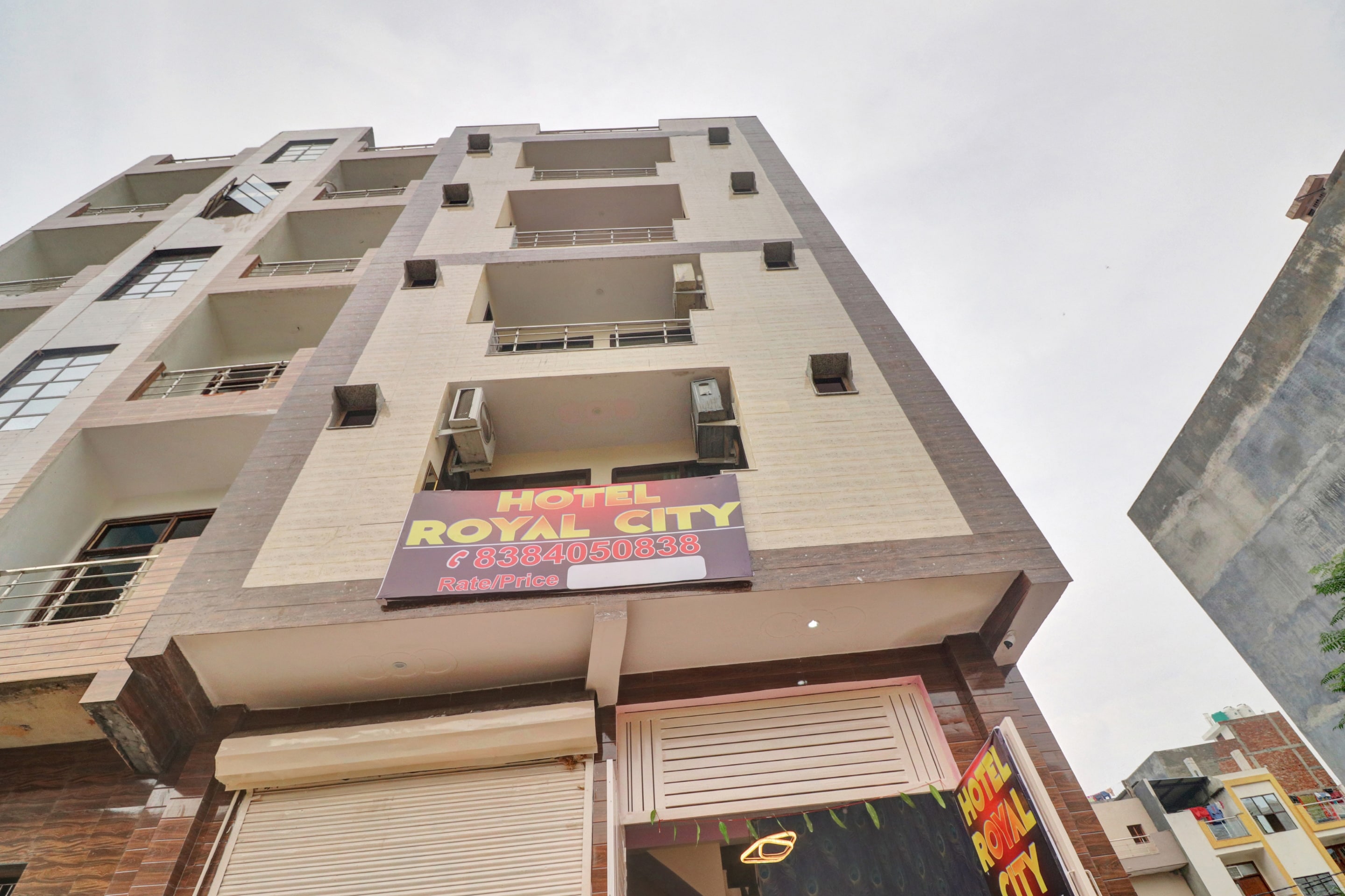 OYO 82283 Hotel Royal City, New Delhi 5