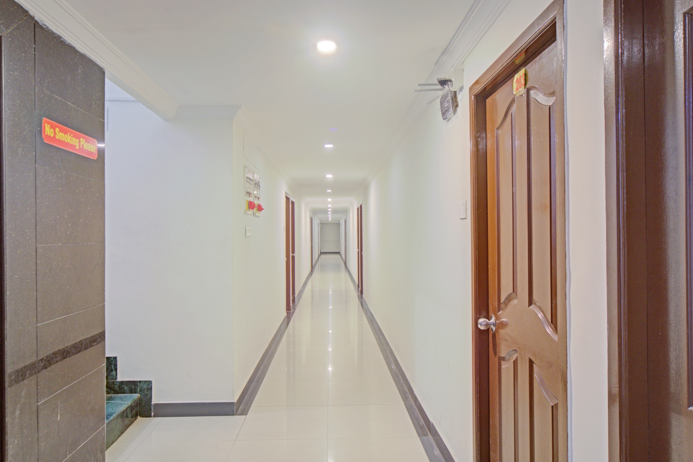 OYO 82310 Holiday Inn, Hyderabad 4