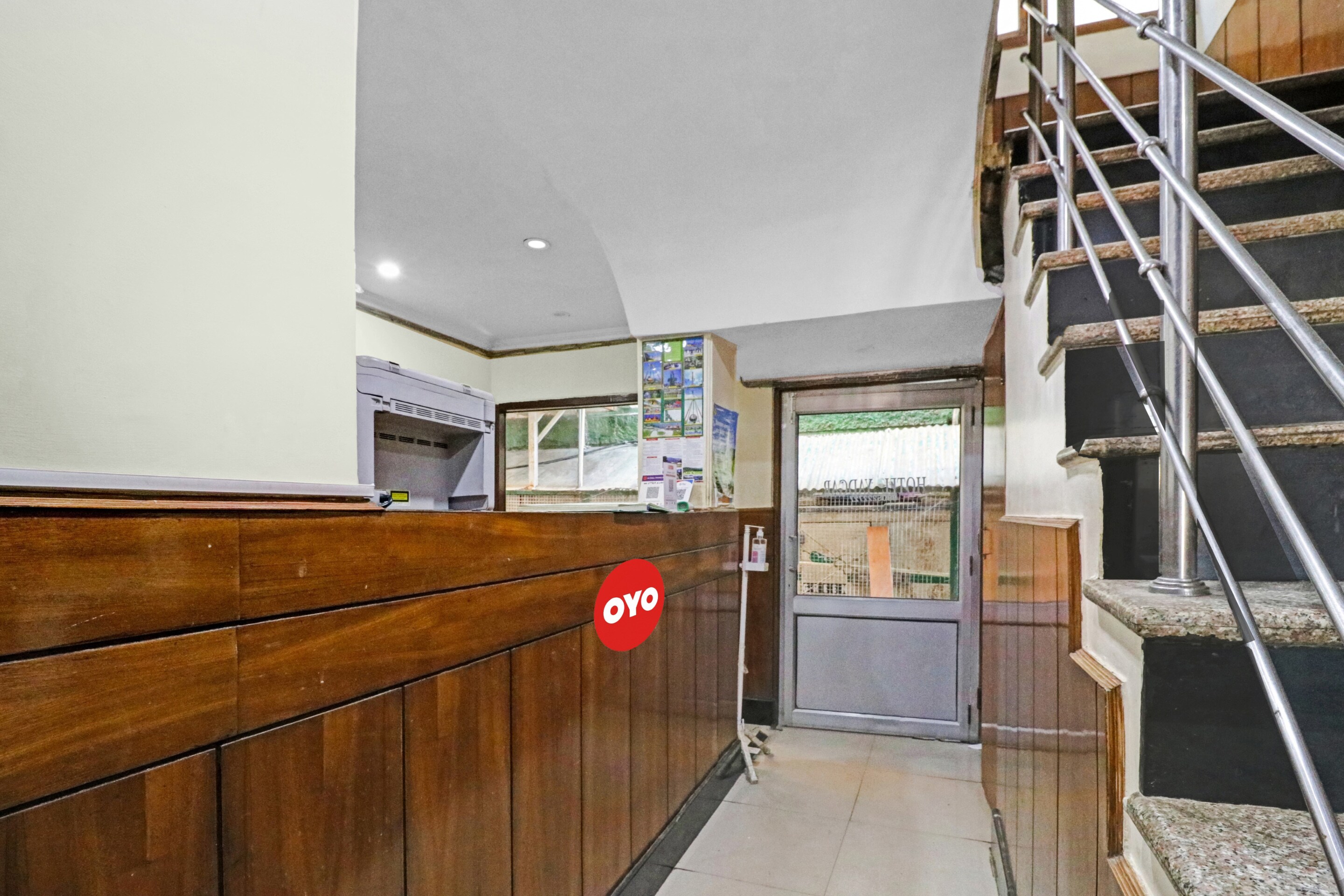 OYO Flagship 82956 Hotel Yadgar, Shimla 2