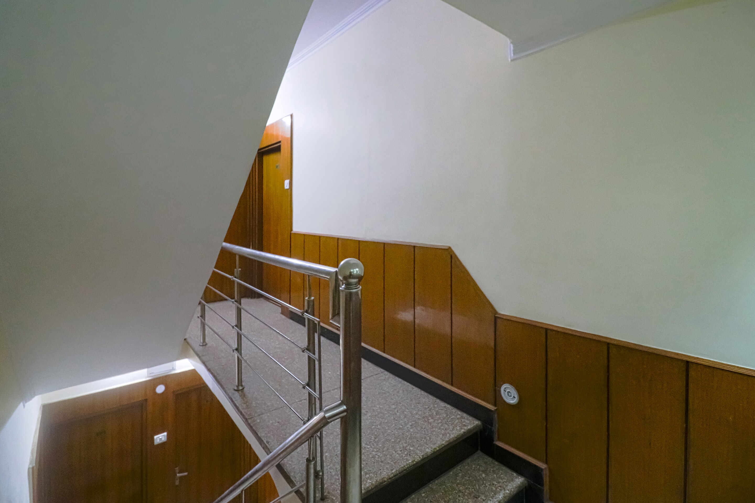 OYO Flagship 82956 Hotel Yadgar, Shimla 3