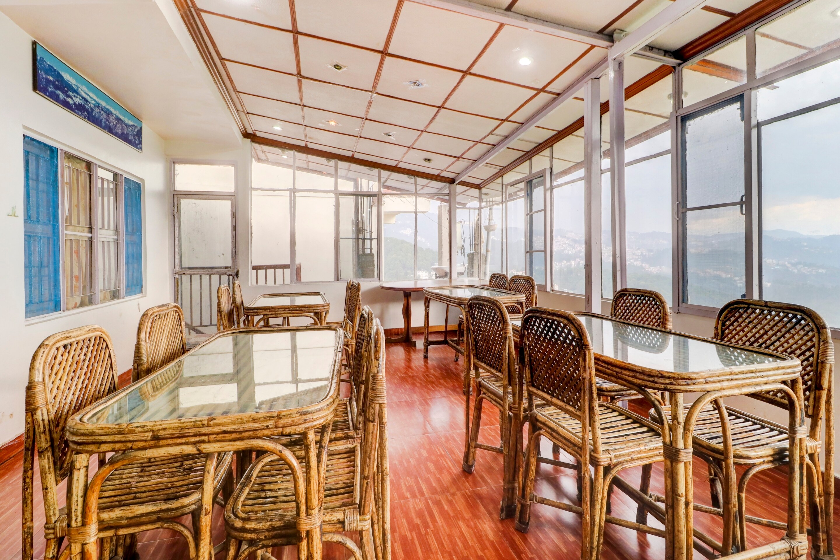 OYO Flagship 83108 Hotel Shimla View, Shimla 2