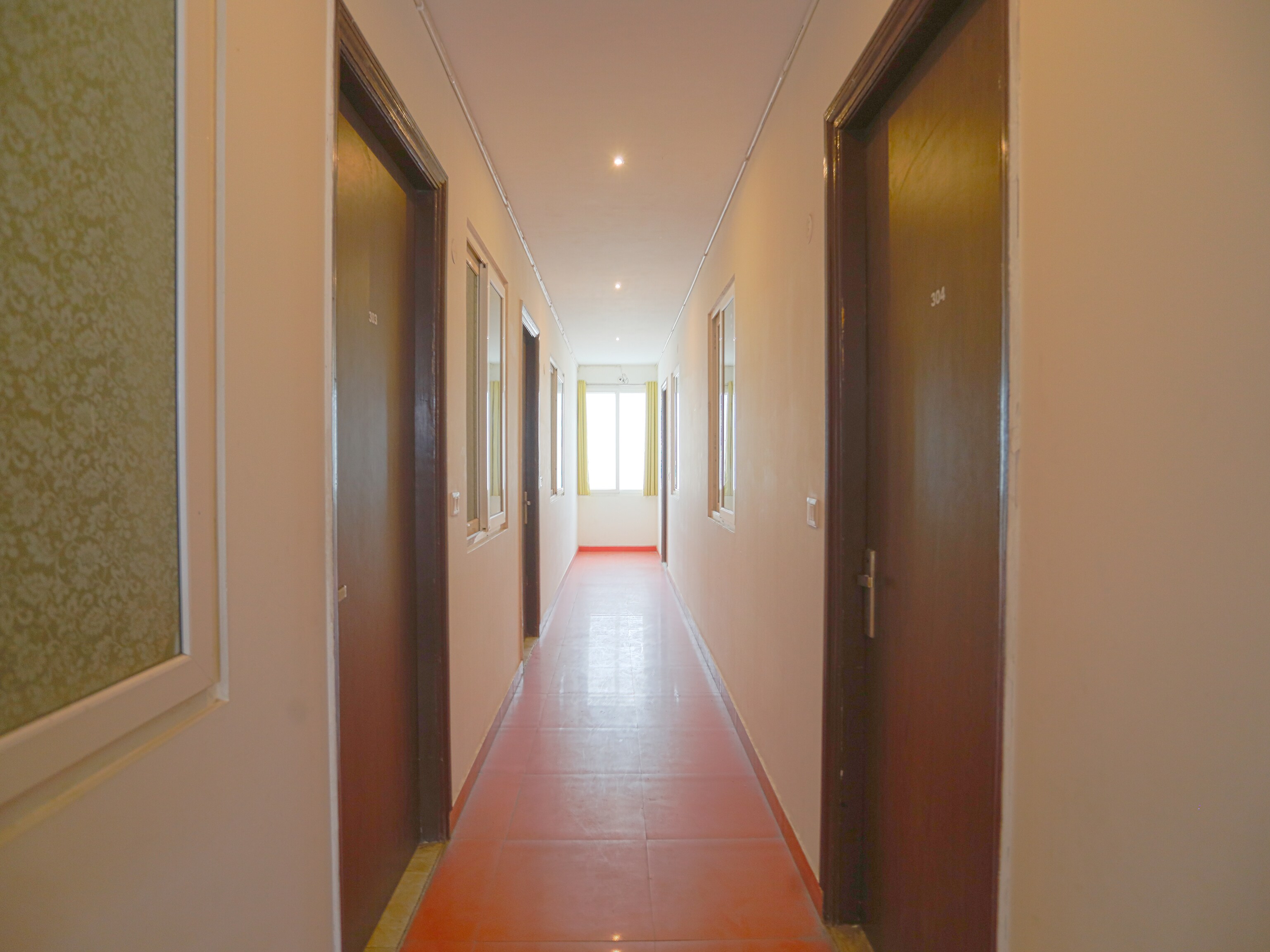OYO Flagship 38527 JSB Hotel, Faridabad 3