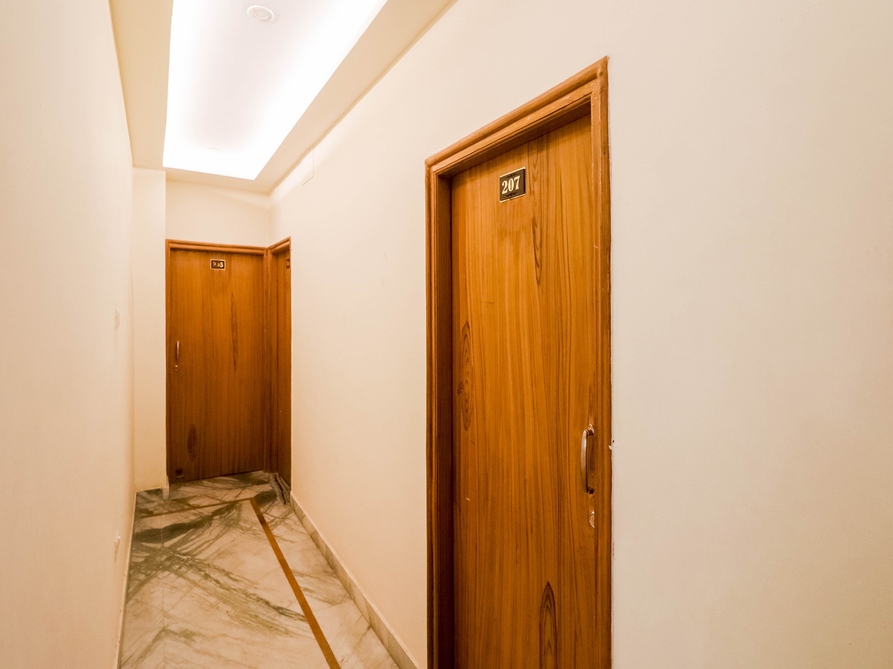 OYO Collection O 39735 Kewal Palace Hyderabad Gate, Varanasi 5