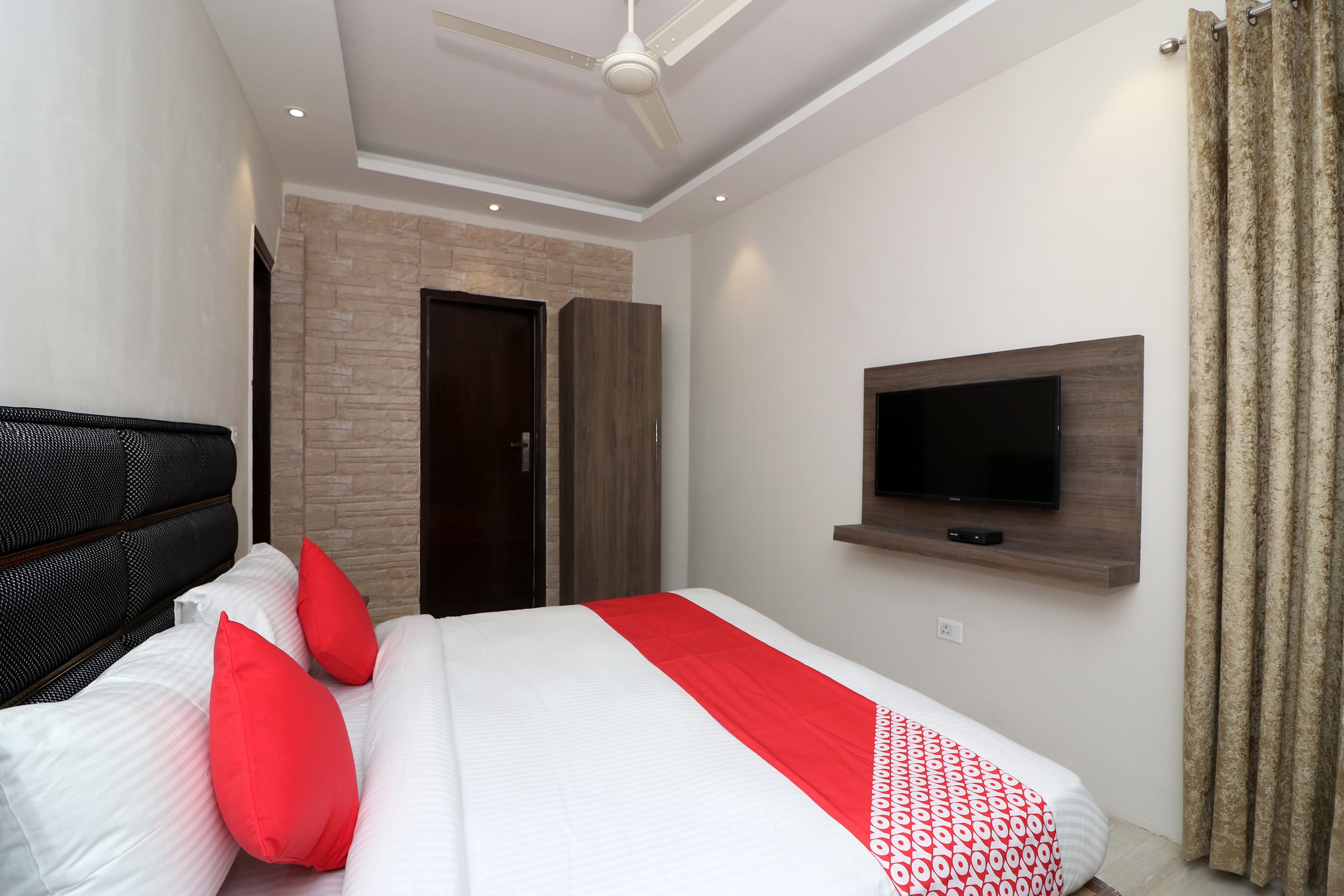 OYO Flagship 48283 Hotel Madhurapuri, Kozhikode 3