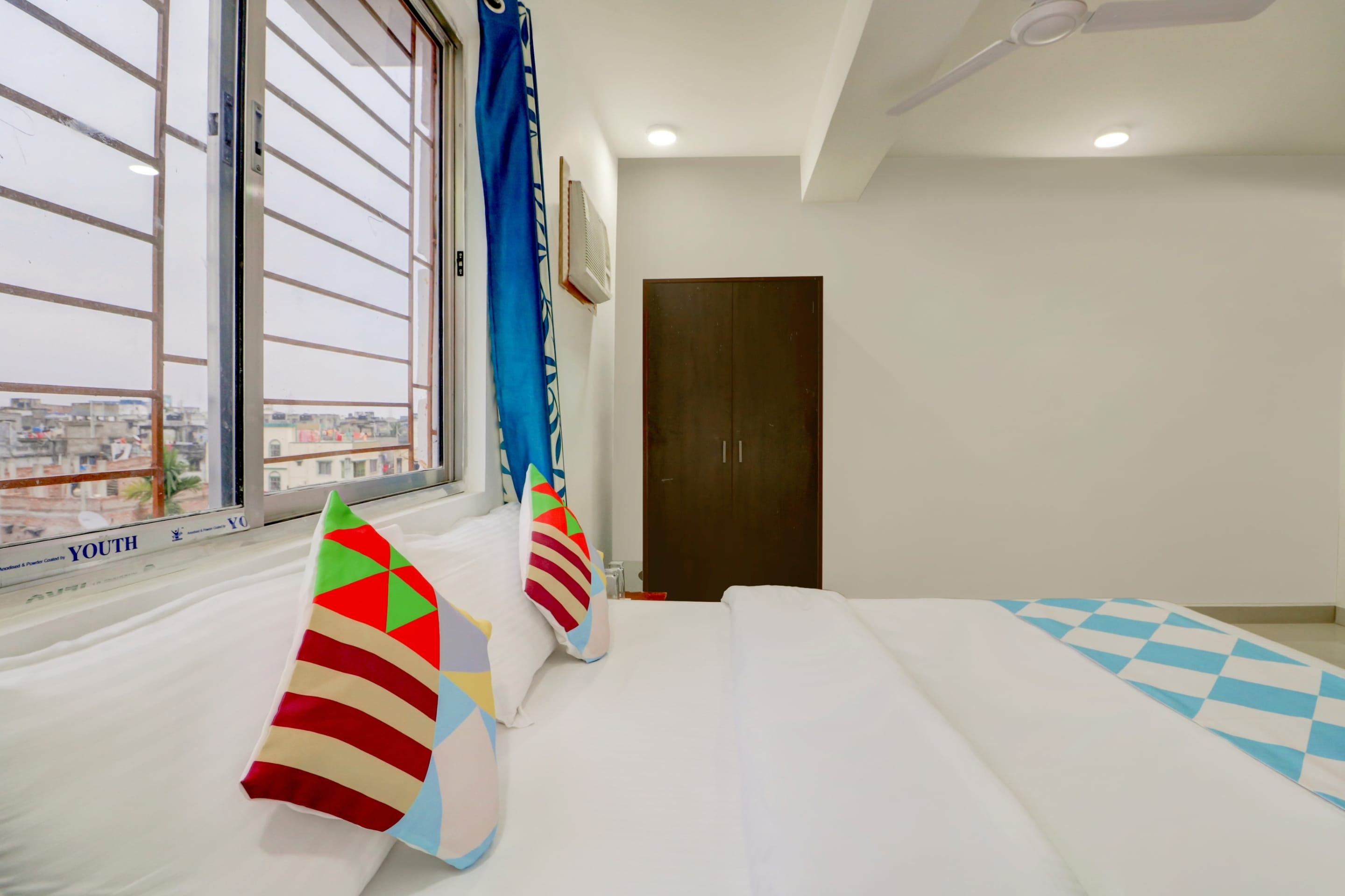OYO Flagship 74641 Delightful Stay Em Byepass, Kolkata 4