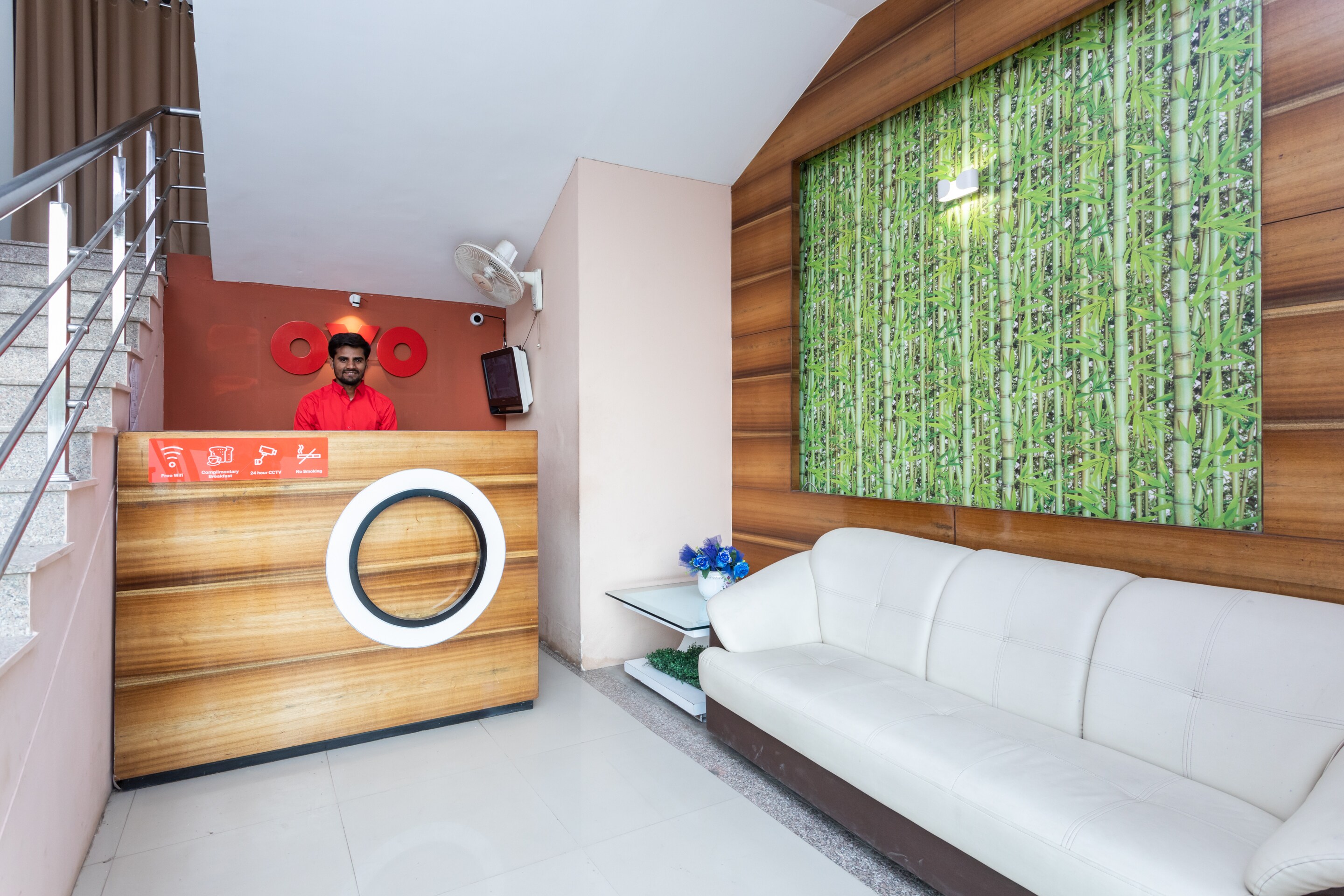 OYO FLAGSHIP 76687 Ramoji Kothapet, Hyderabad 5