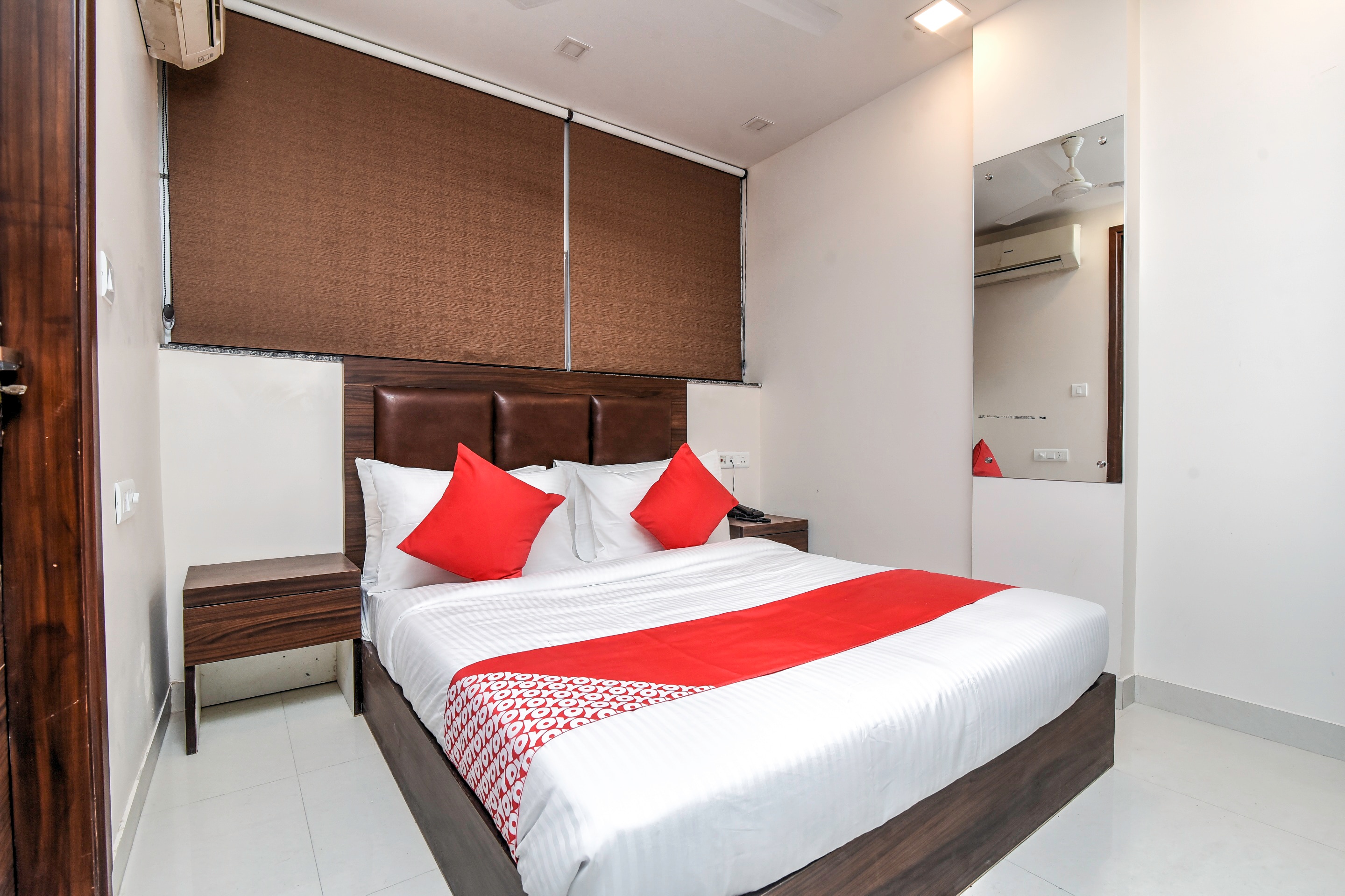 OYO Flagship 76704 The Mayur Hotel, New Delhi 3