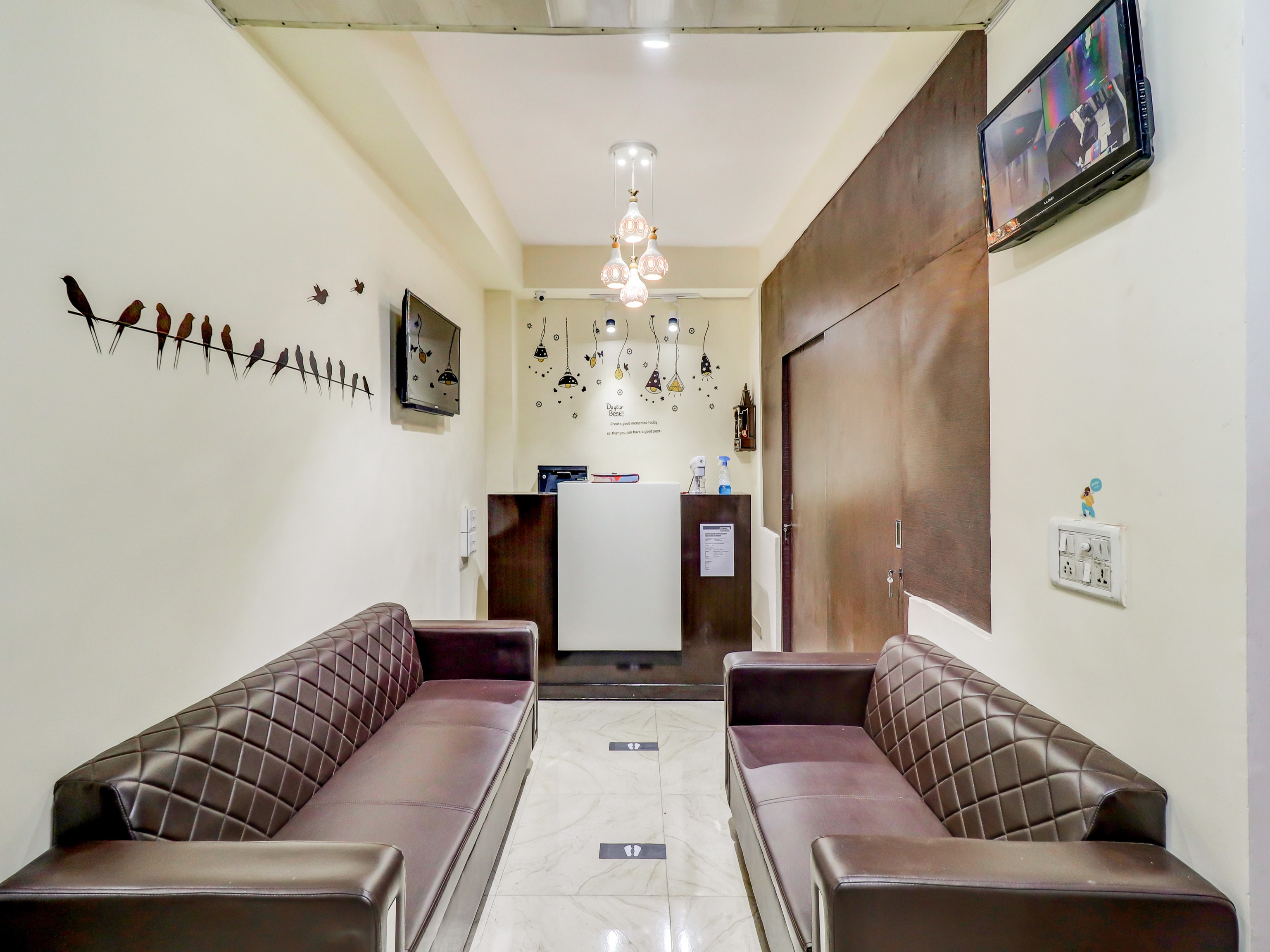 OYO Flagship 76903 RS Hotels, New Delhi 2