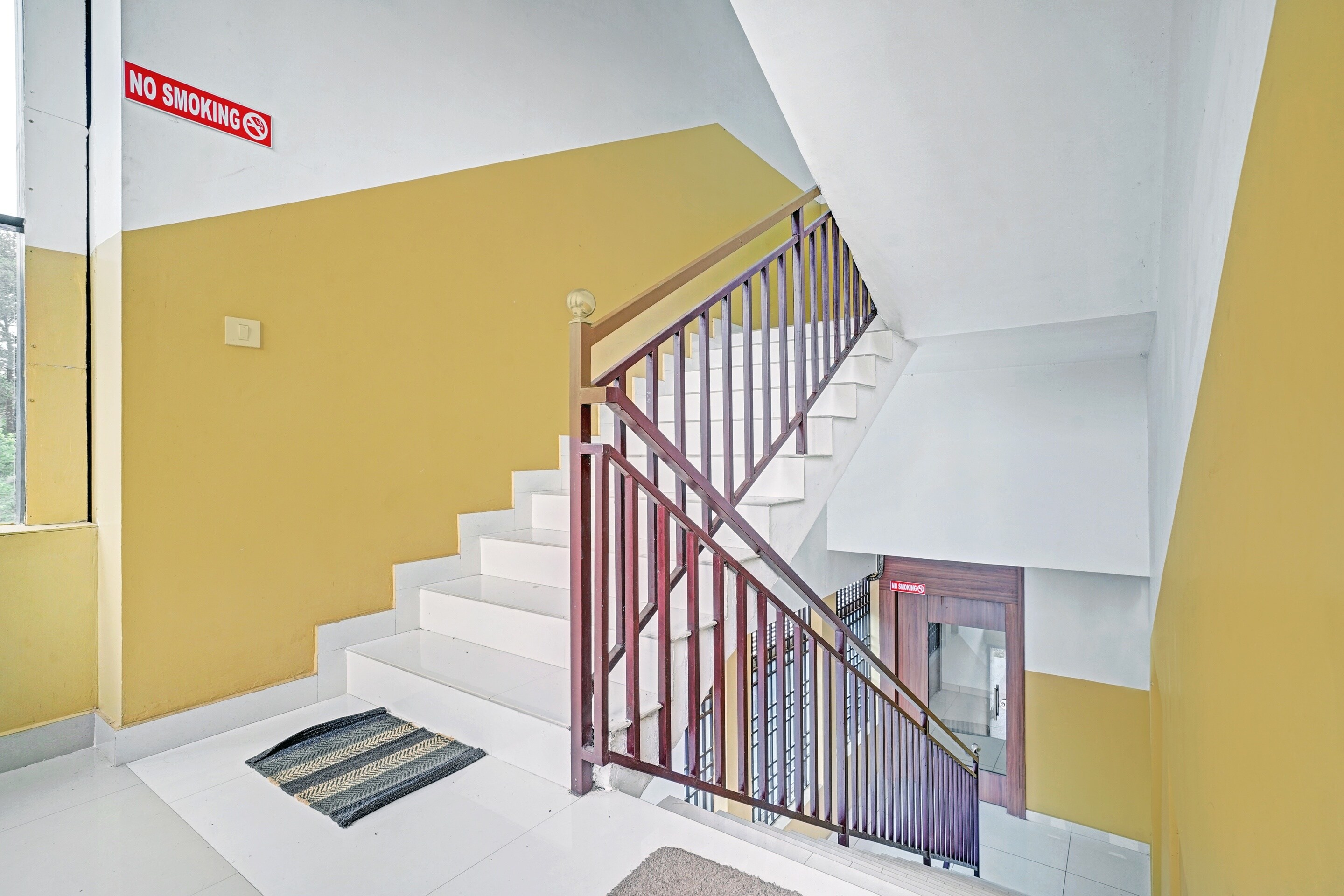 OYO Flagship 80621 Thaza, Kochi 3