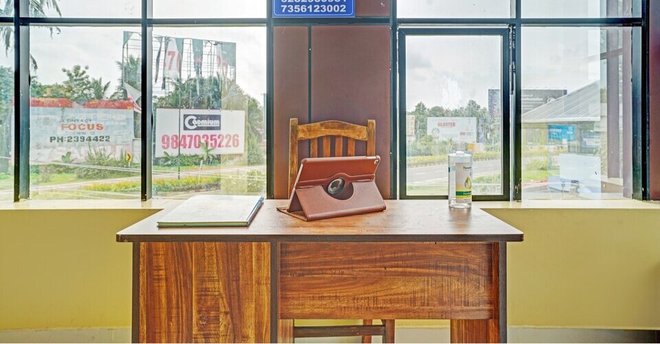 OYO Flagship 80621 Thaza, Kochi 5