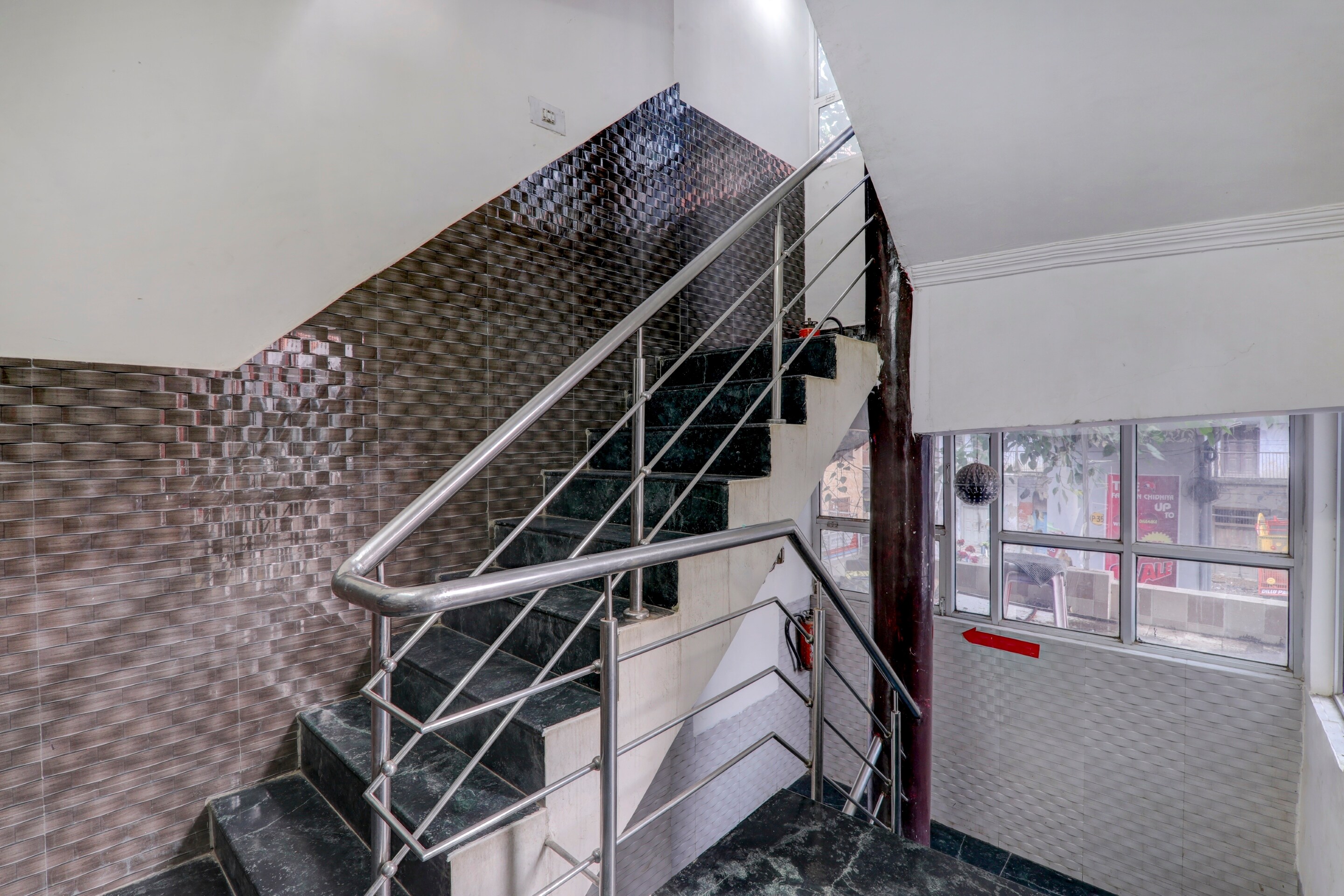 OYO Flagship 80874 Hotel Moon Palace, Lucknow 2