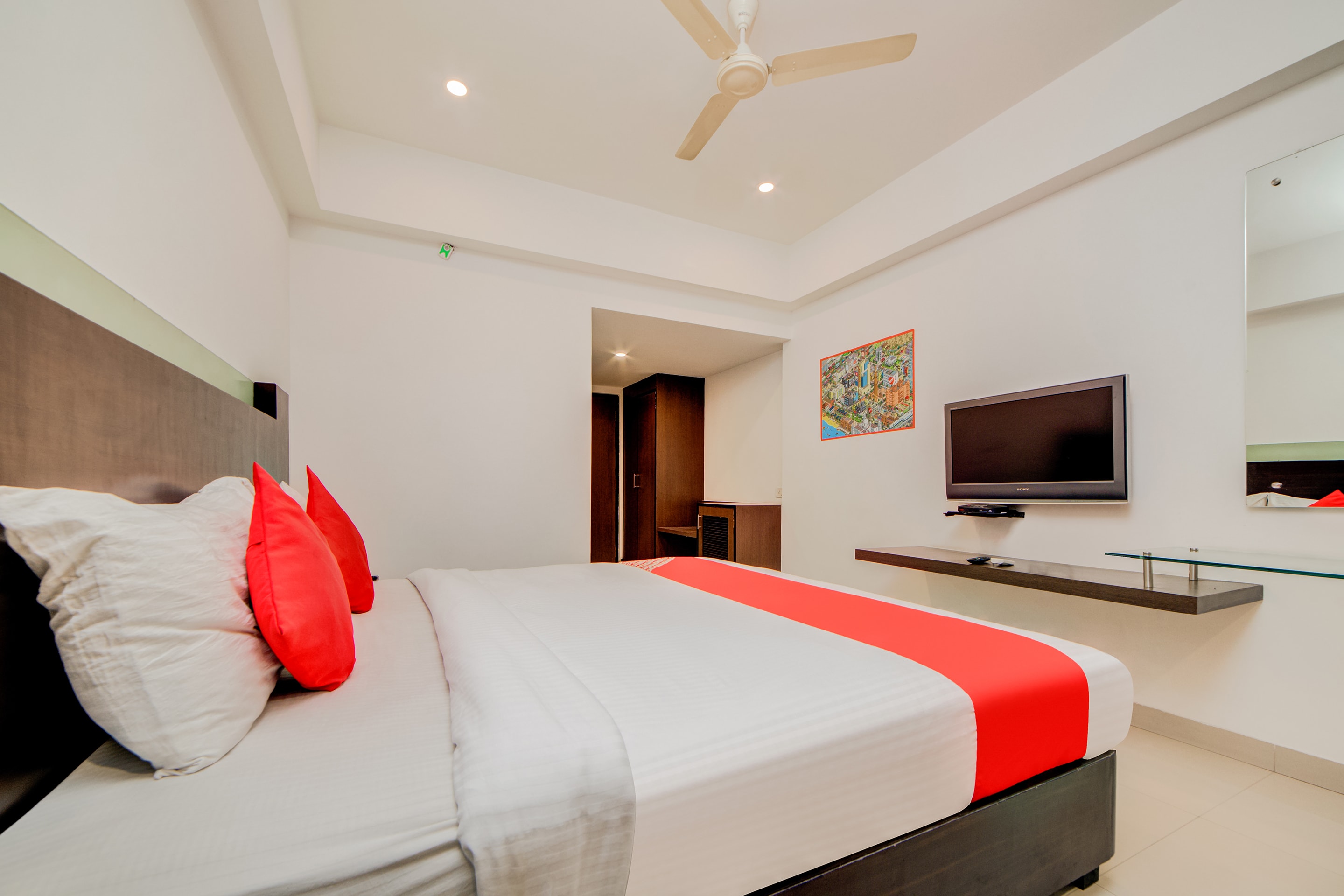 OYO Flagship 469 Kachiguda Railway Station, Hyderabad 4