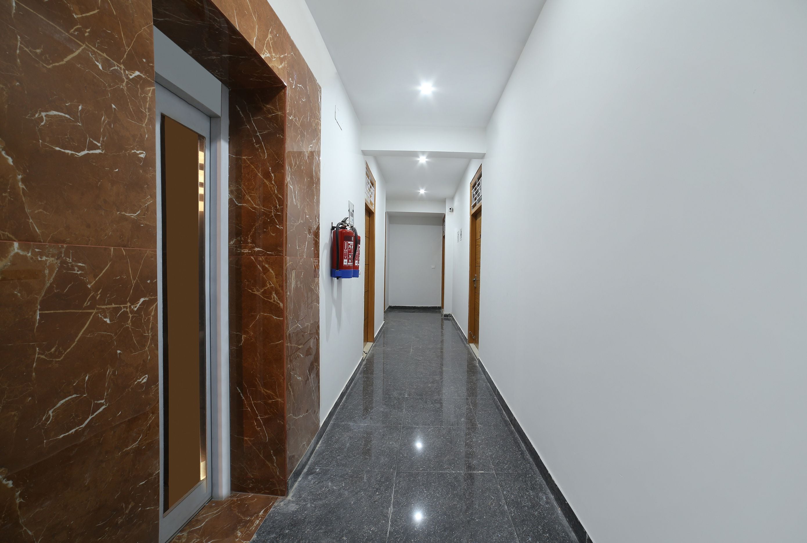 OYO Silver Key 77709 Stay Heaven, New Delhi 3