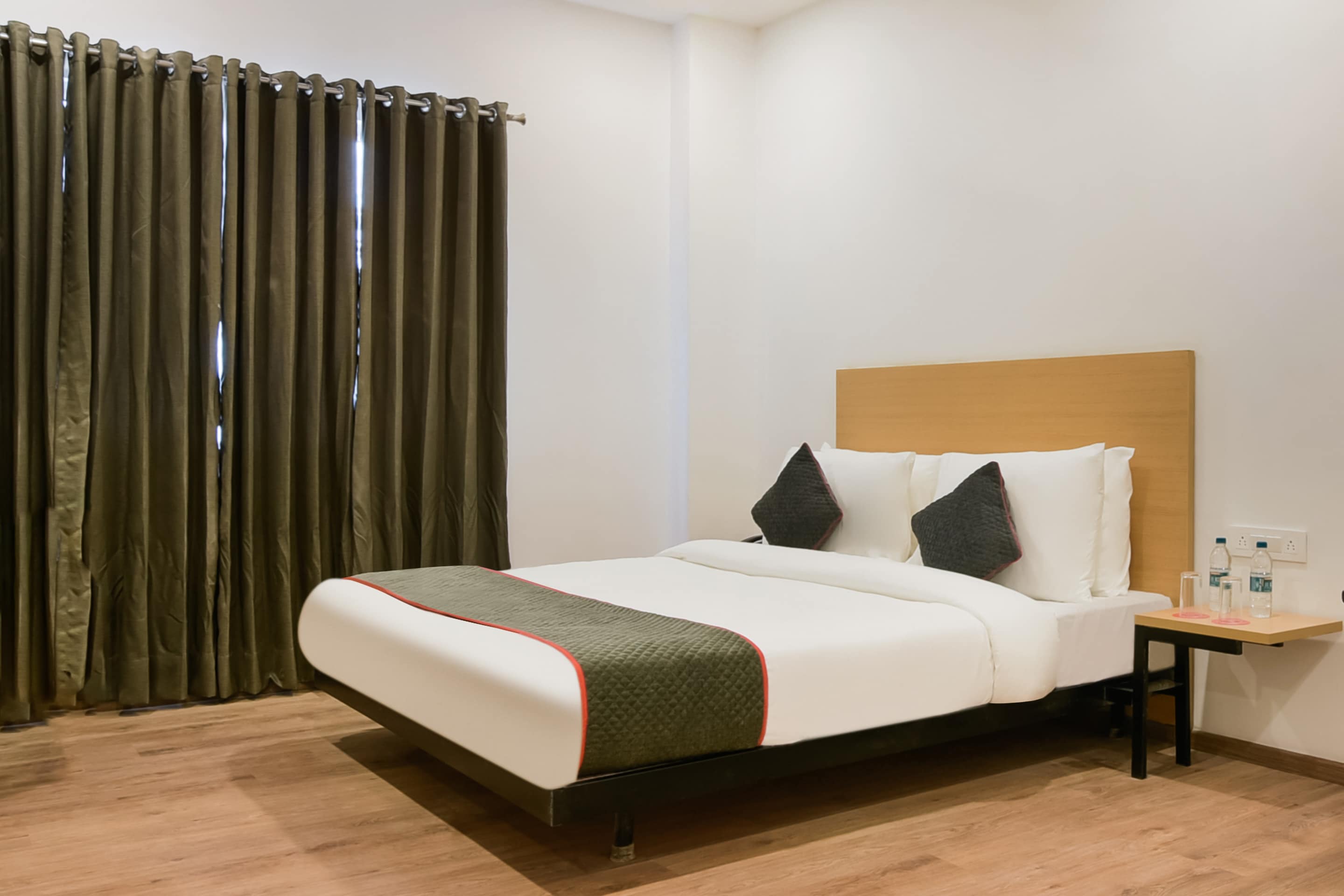 OYO Townhouse 217 The Awadh Airport, Lucknow 2