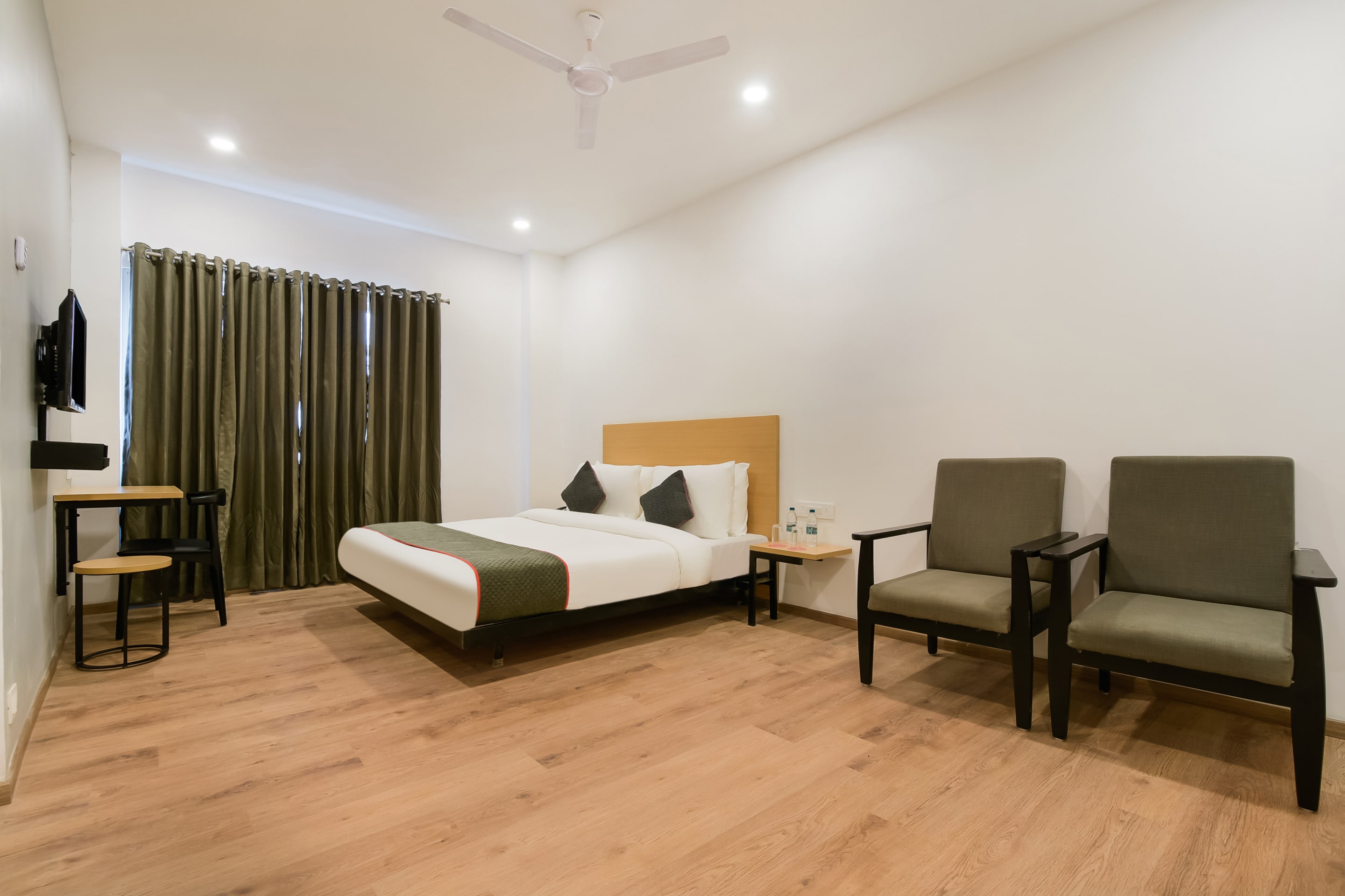 OYO Townhouse 217 The Awadh Airport, Lucknow 5