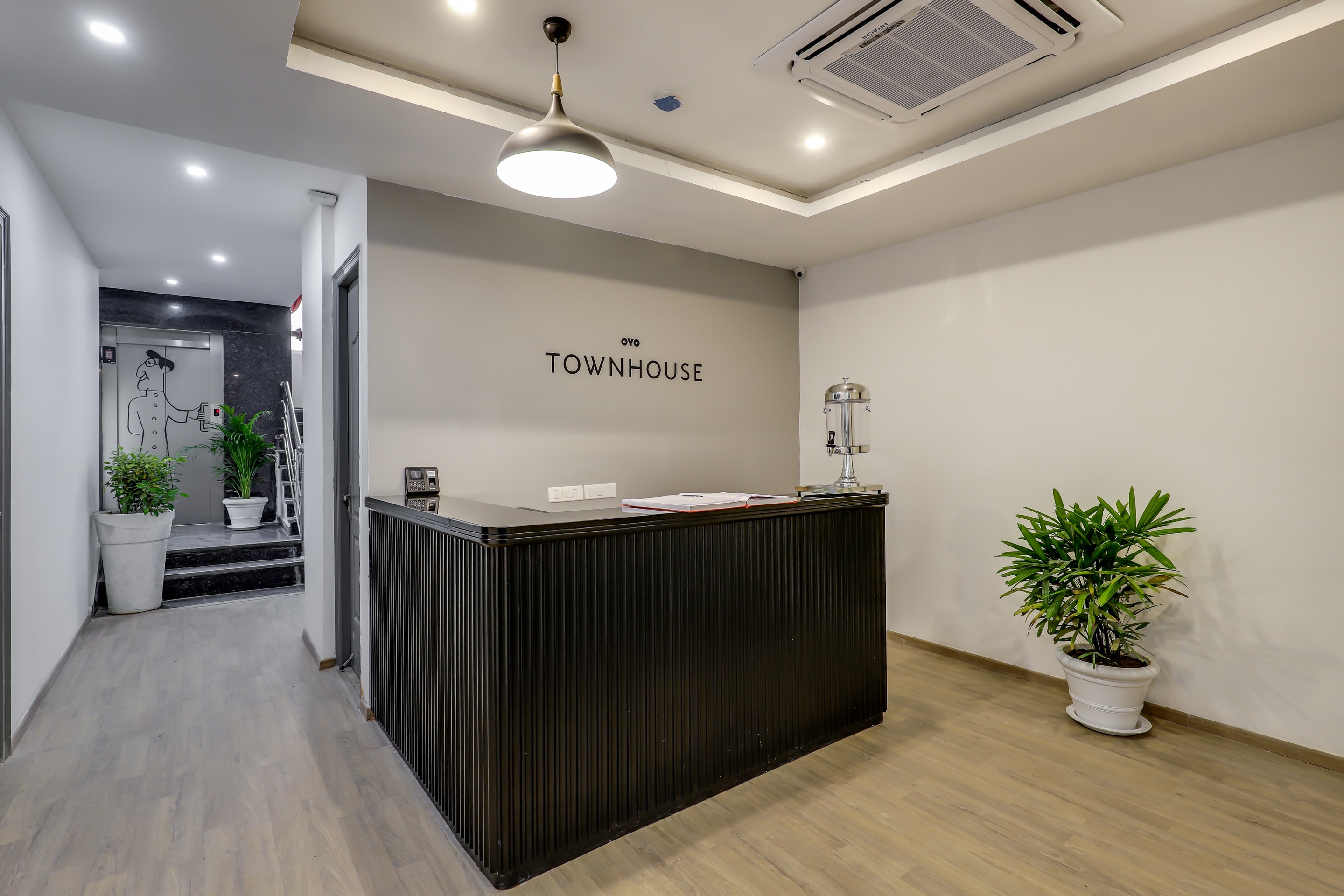 OYO Townhouse 291 Siddharth Vihar Ghaziabad, Ghaziabad 3