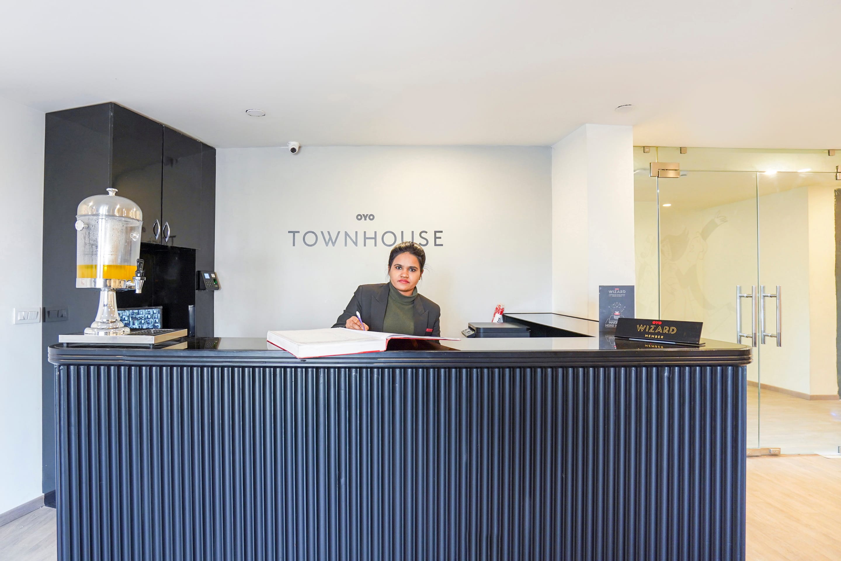 OYO Townhouse 333 Sector 121 Noida, Noida 4