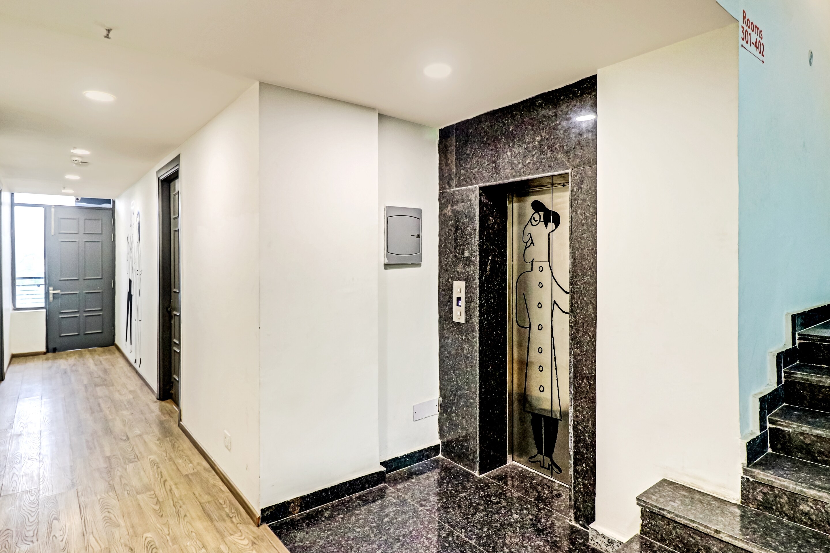 OYO Townhouse 75987 Sector 30, Noida 4