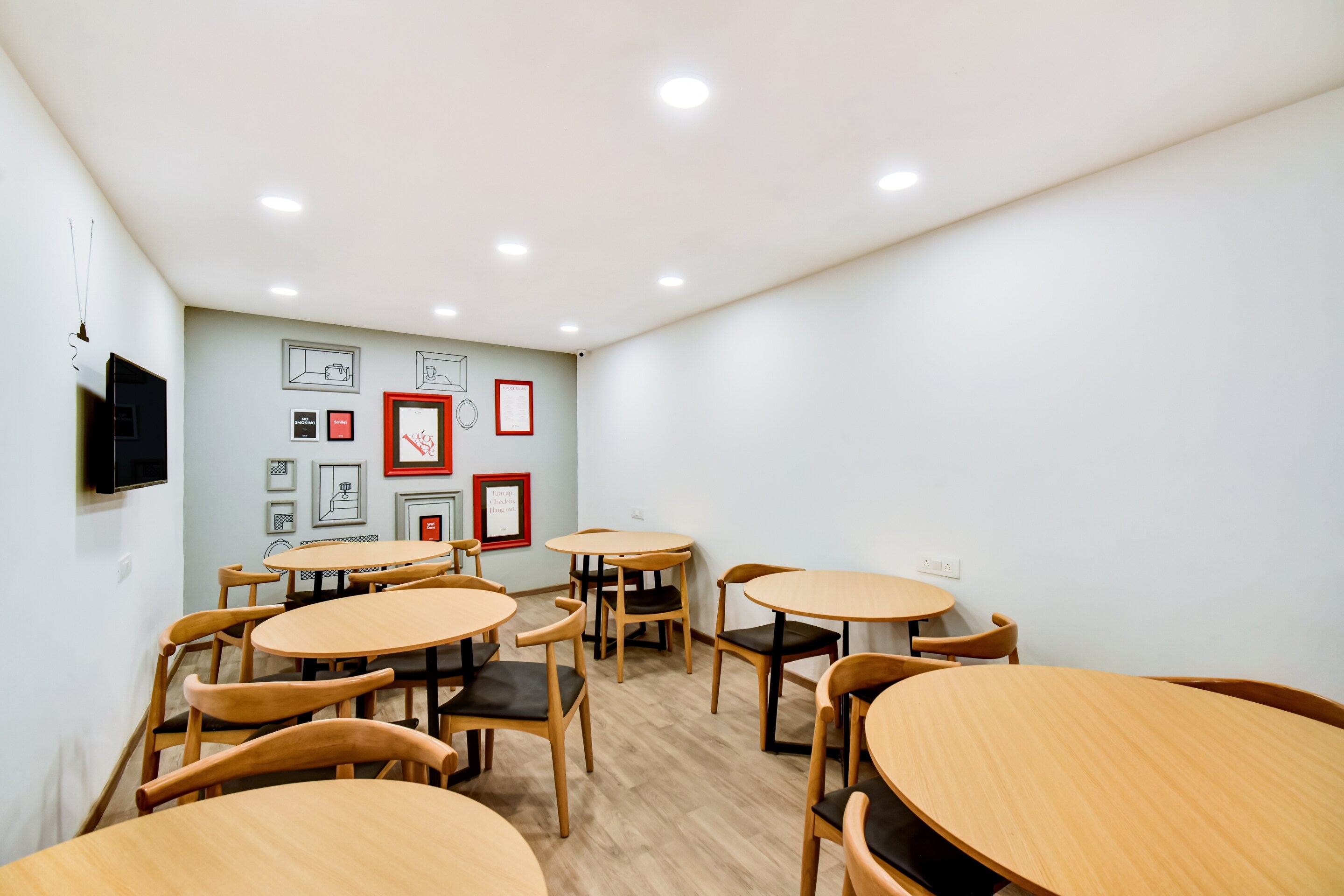 OYO Townhouse 592 Century Hotel, Nagpur 4