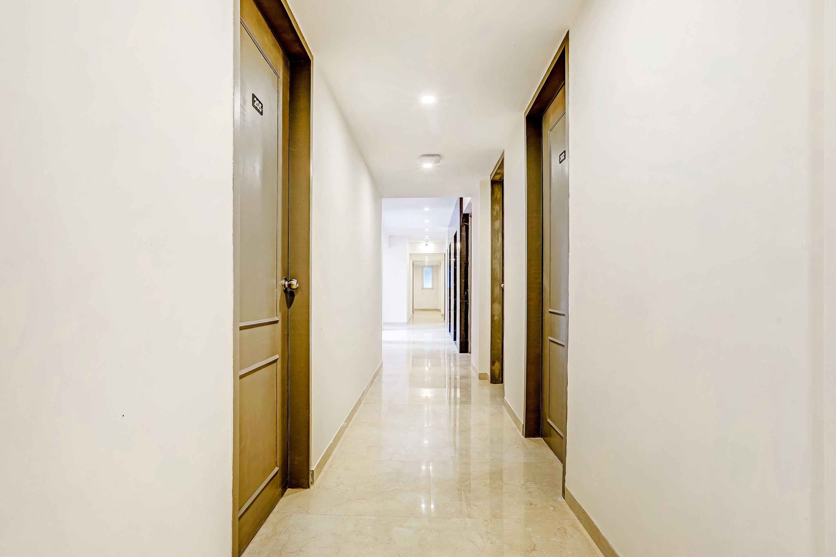 OYO Townhouse 82843 Hotel Somani, Mumbai 3